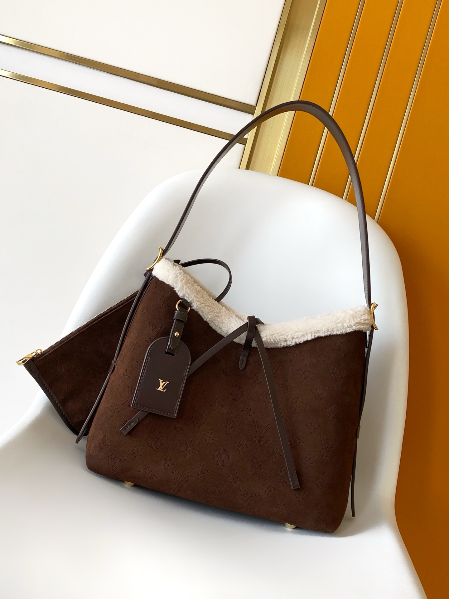 LV一比一麂皮羊羔絨拼接肩背包 冬季限定質感款