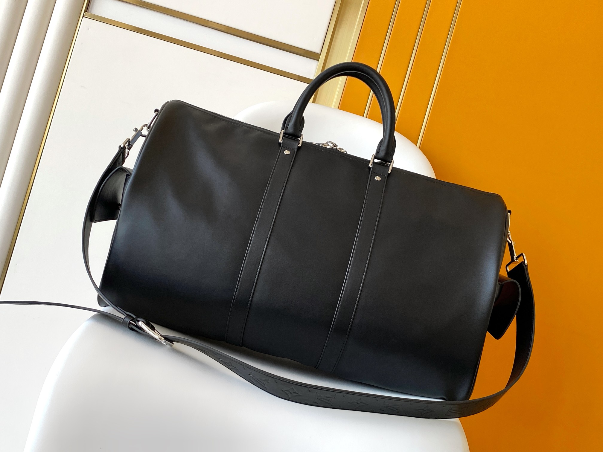 LV高仿黑色旅行袋 大容量商務出行首選｜歐美奢侈品精品推薦