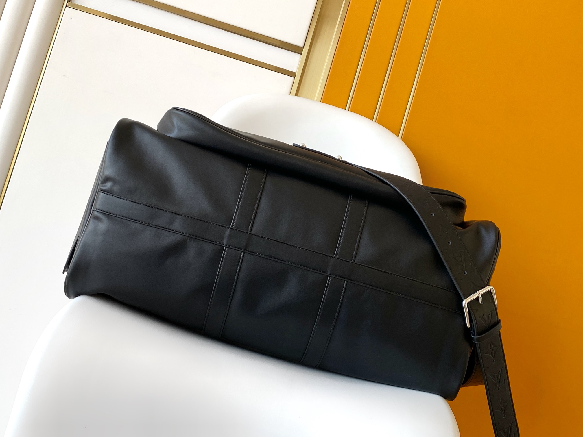 LV高仿黑色旅行袋 大容量商務出行首選｜歐美奢侈品精品推薦