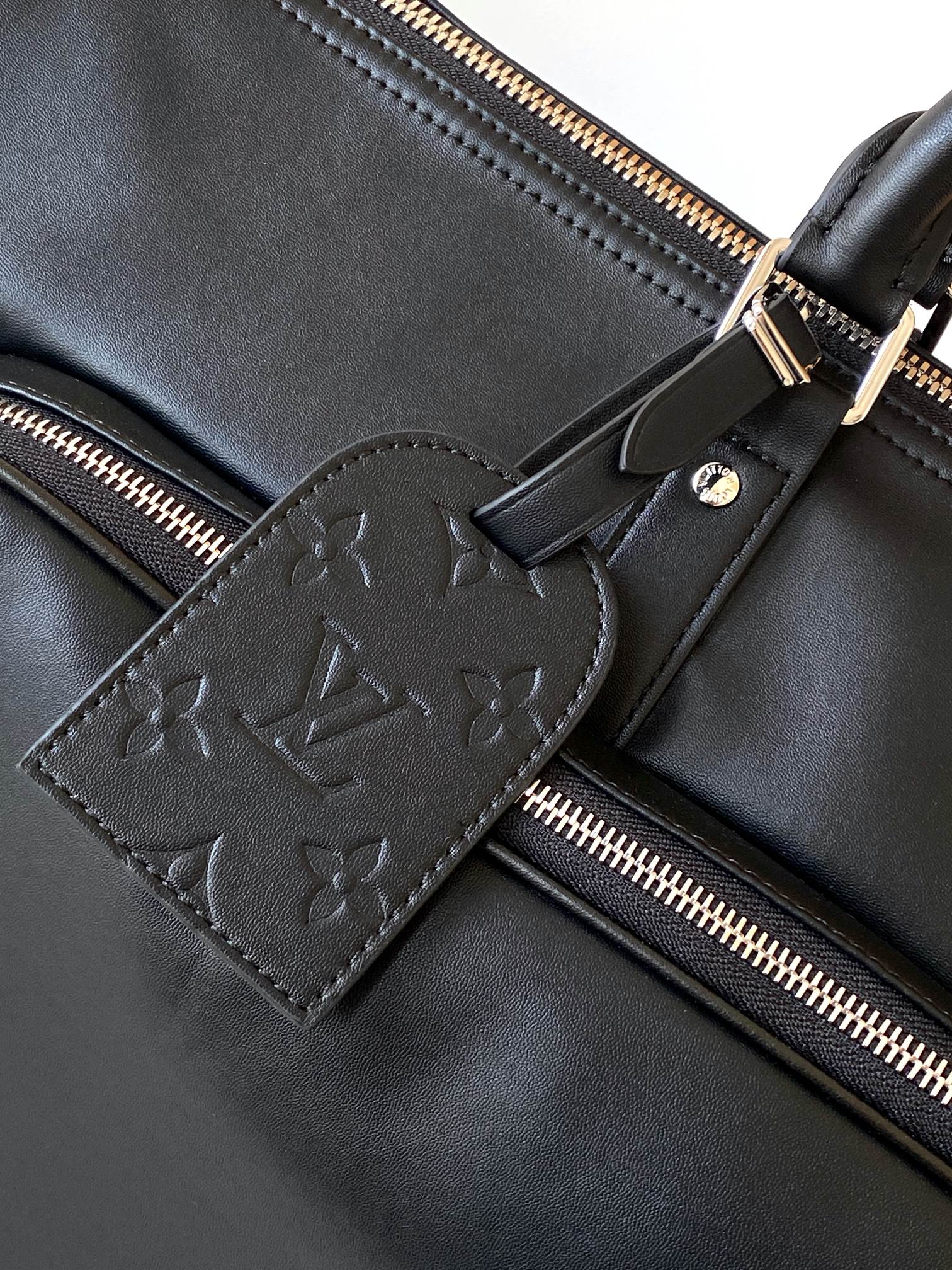 LV高仿黑色旅行袋 大容量商務出行首選｜歐美奢侈品精品推薦