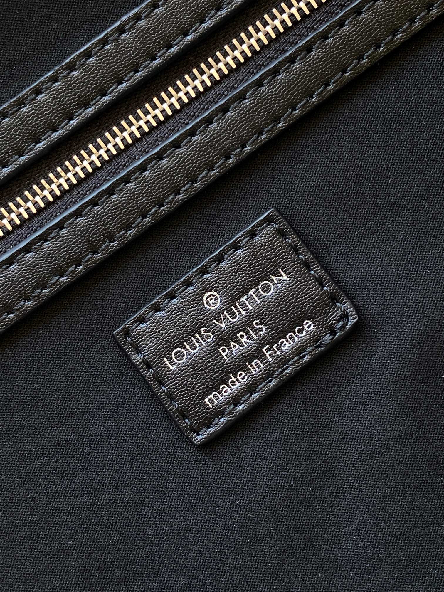 LV高仿黑色旅行袋 大容量商務出行首選｜歐美奢侈品精品推薦