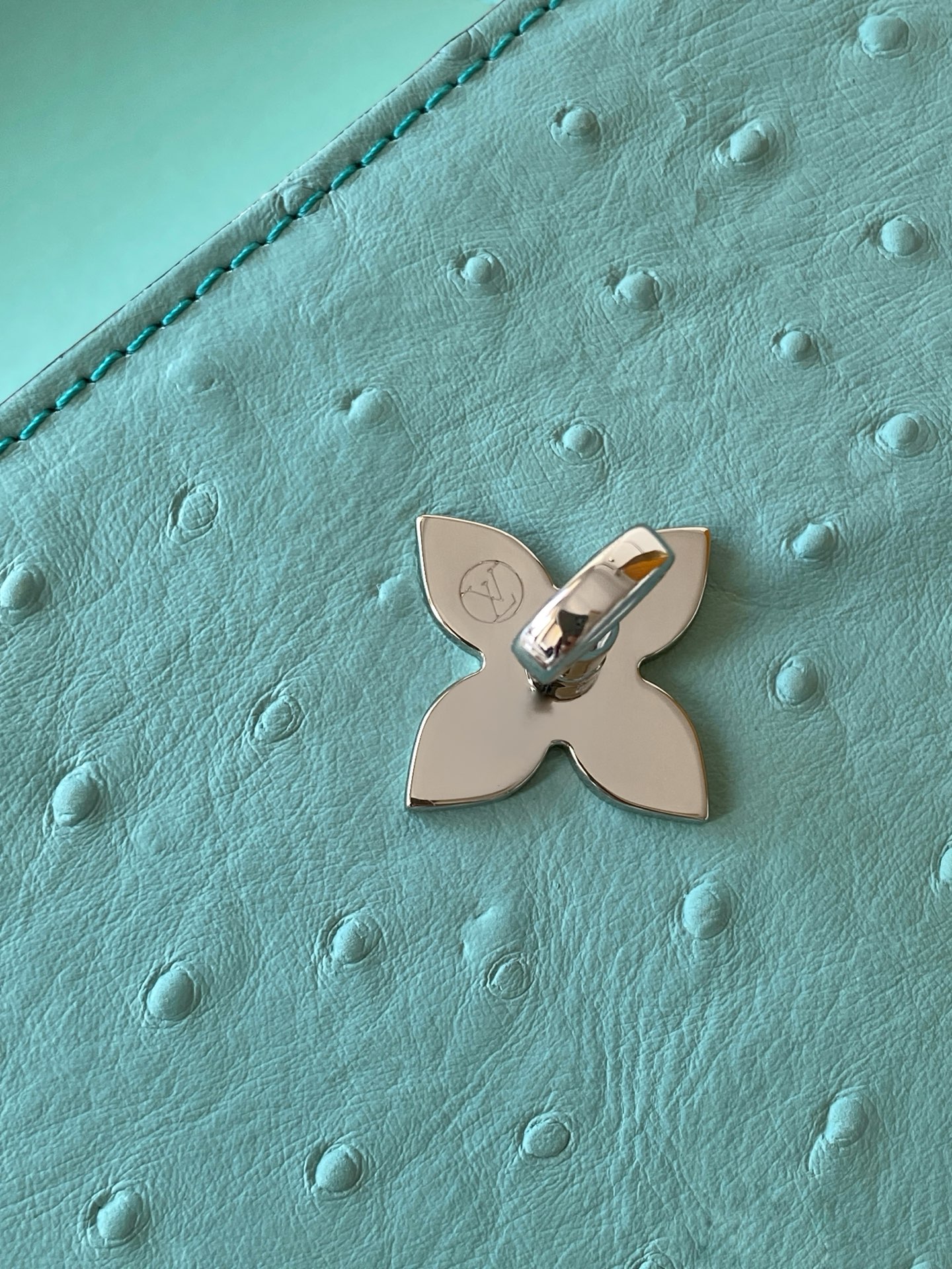 LV高仿湖水綠鴕鳥皮迷你包 甜美氣質新款｜歐美奢侈品精品推薦