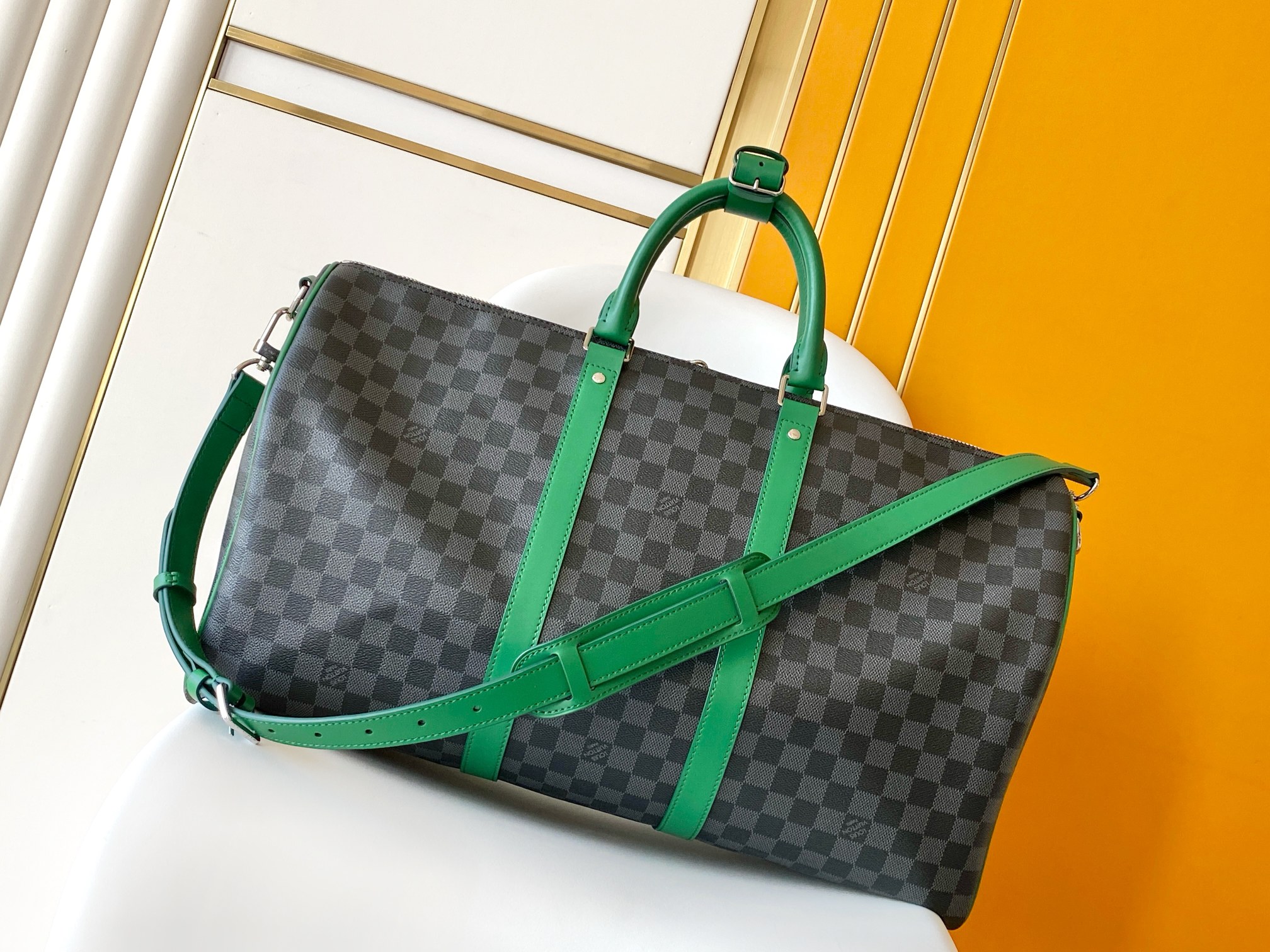 LV原單棋盤格綠飾邊旅行袋 經典與活力兼具｜歐美奢侈品精品推薦