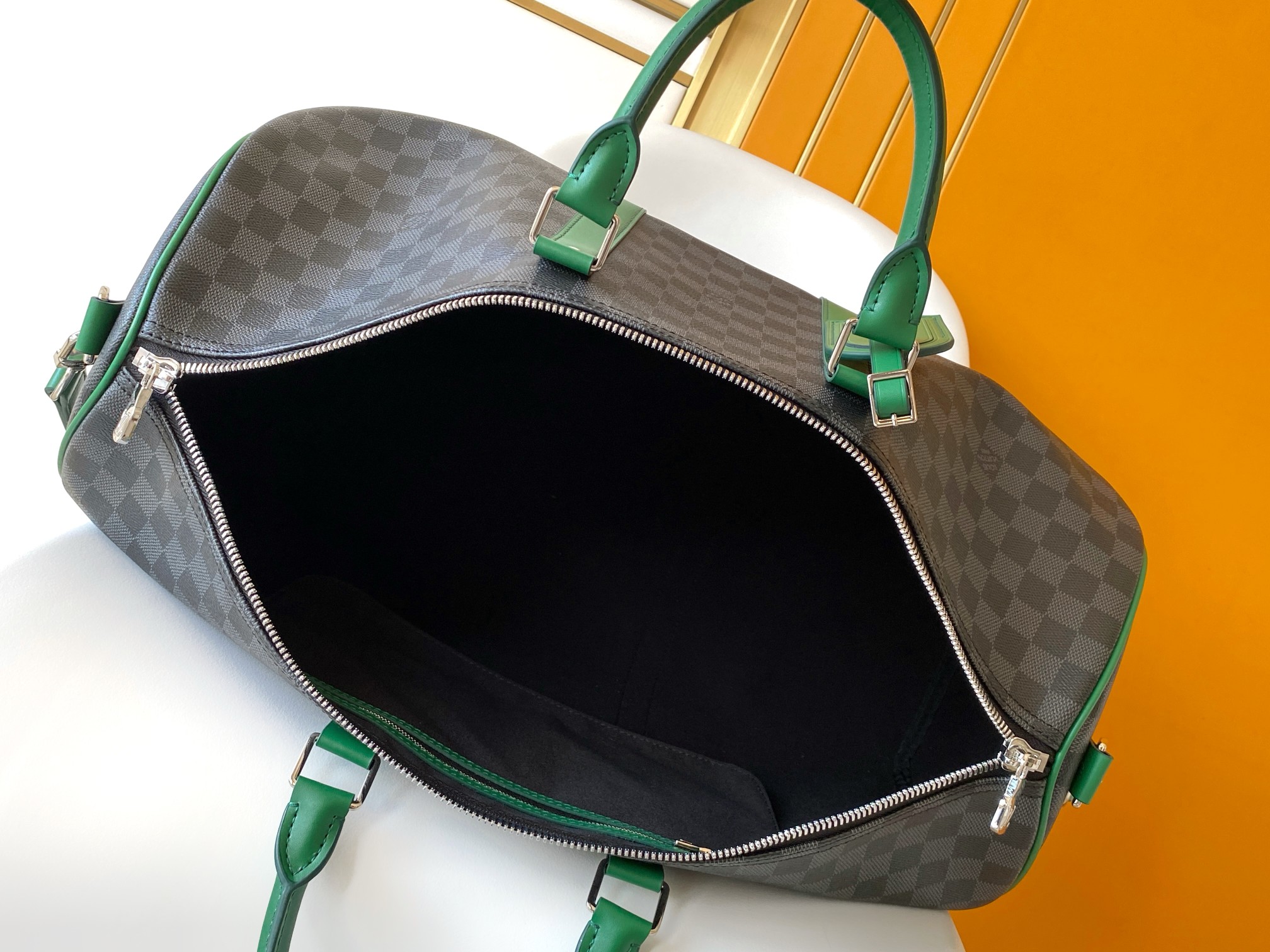 LV原單棋盤格綠飾邊旅行袋 經典與活力兼具｜歐美奢侈品精品推薦