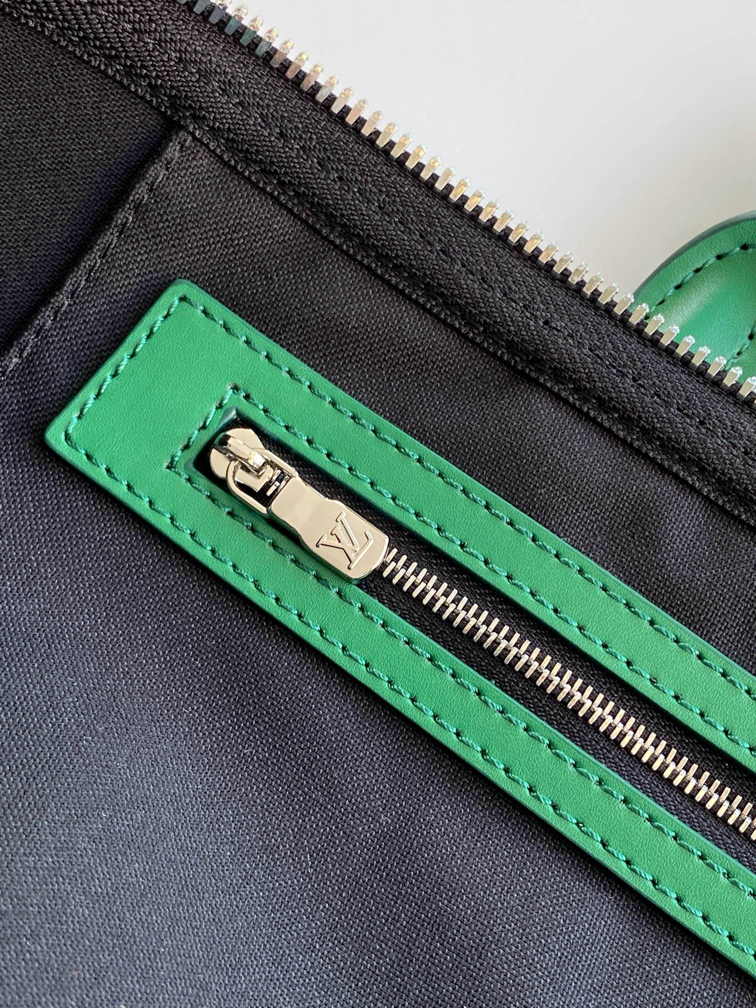 LV原單棋盤格綠飾邊旅行袋 經典與活力兼具｜歐美奢侈品精品推薦