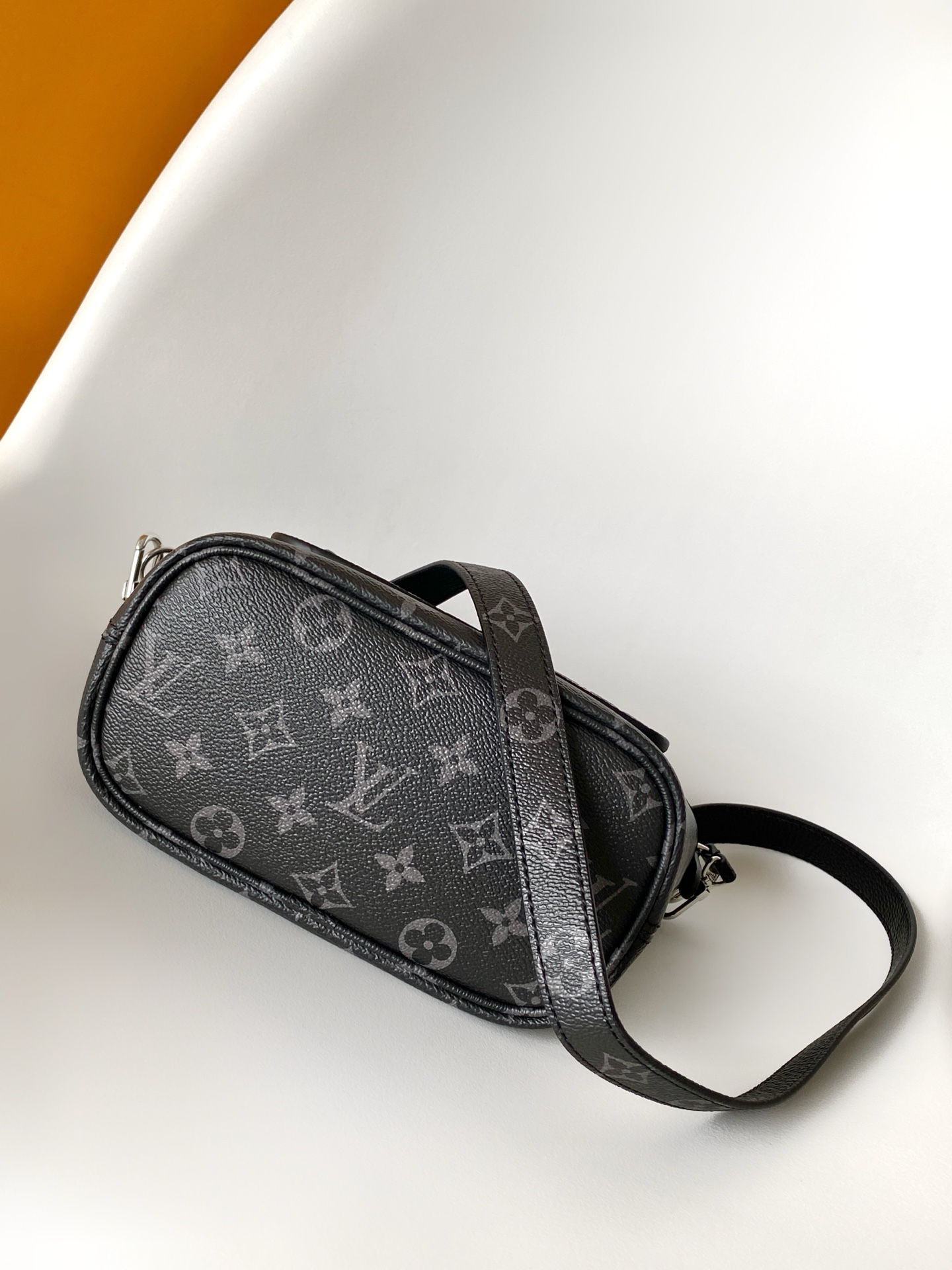 LV A貨黑白Logo迷你托特包 現代感精品小包｜歐美奢侈品精品推薦