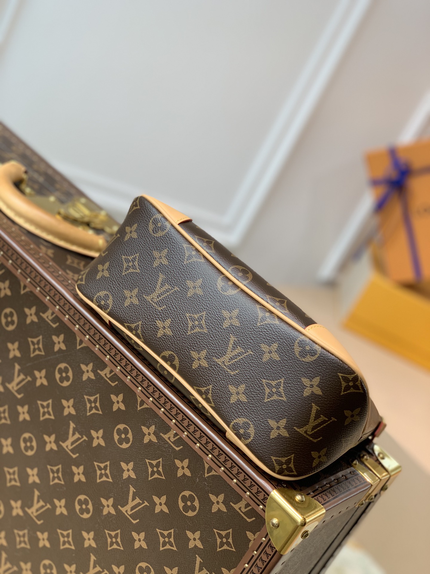 LV原單Loop米色鏈條肩背包 女款時尚復古造型