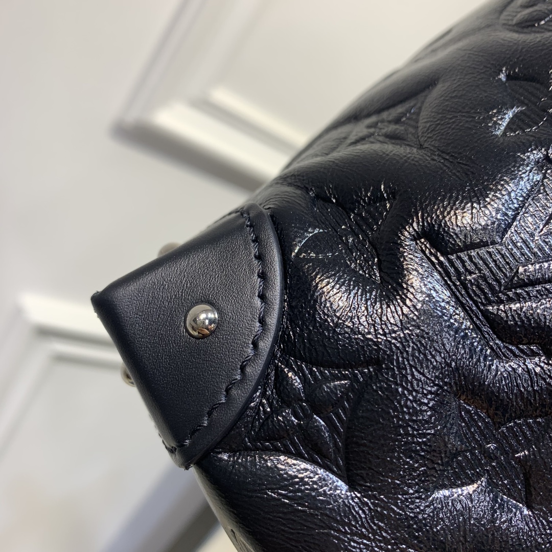 LV高仿Noé BB黑色壓紋水桶包 鏈條肩背造型奢華升級｜歐美奢侈品精品推薦