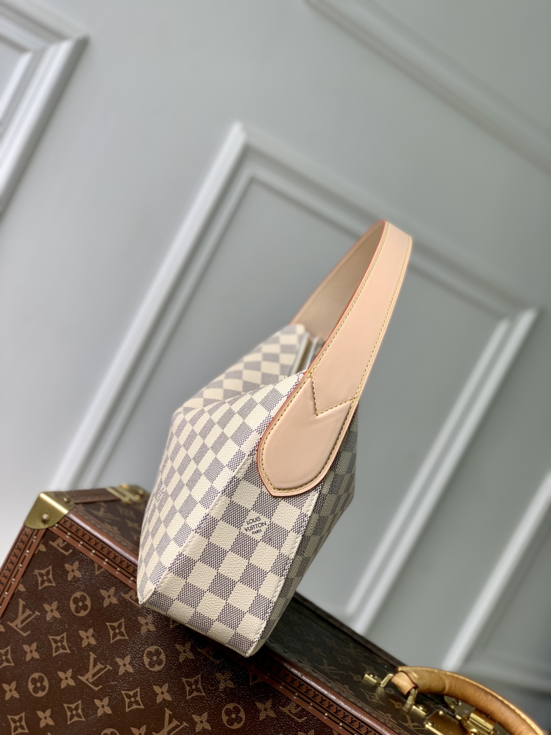 LV原單Loop白棋盤格腋下包 女士優雅精品時尚小包｜歐美奢侈品精品推薦