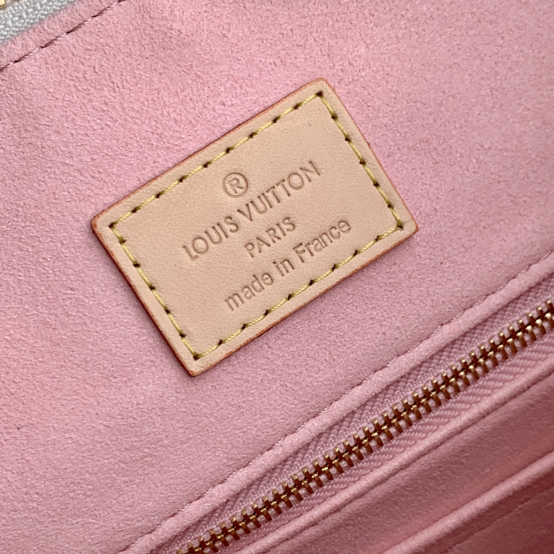 LV一比一Loop白棋盤格肩背包 女士精品輕奢造型｜歐美奢侈品精品推薦