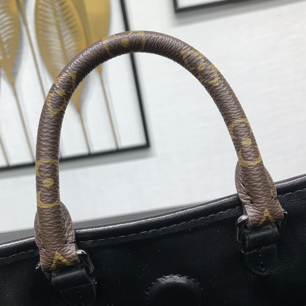 LV原單LockMe BB黑色皮革手提包 銀鏈造型精品｜歐美奢侈品精品推薦