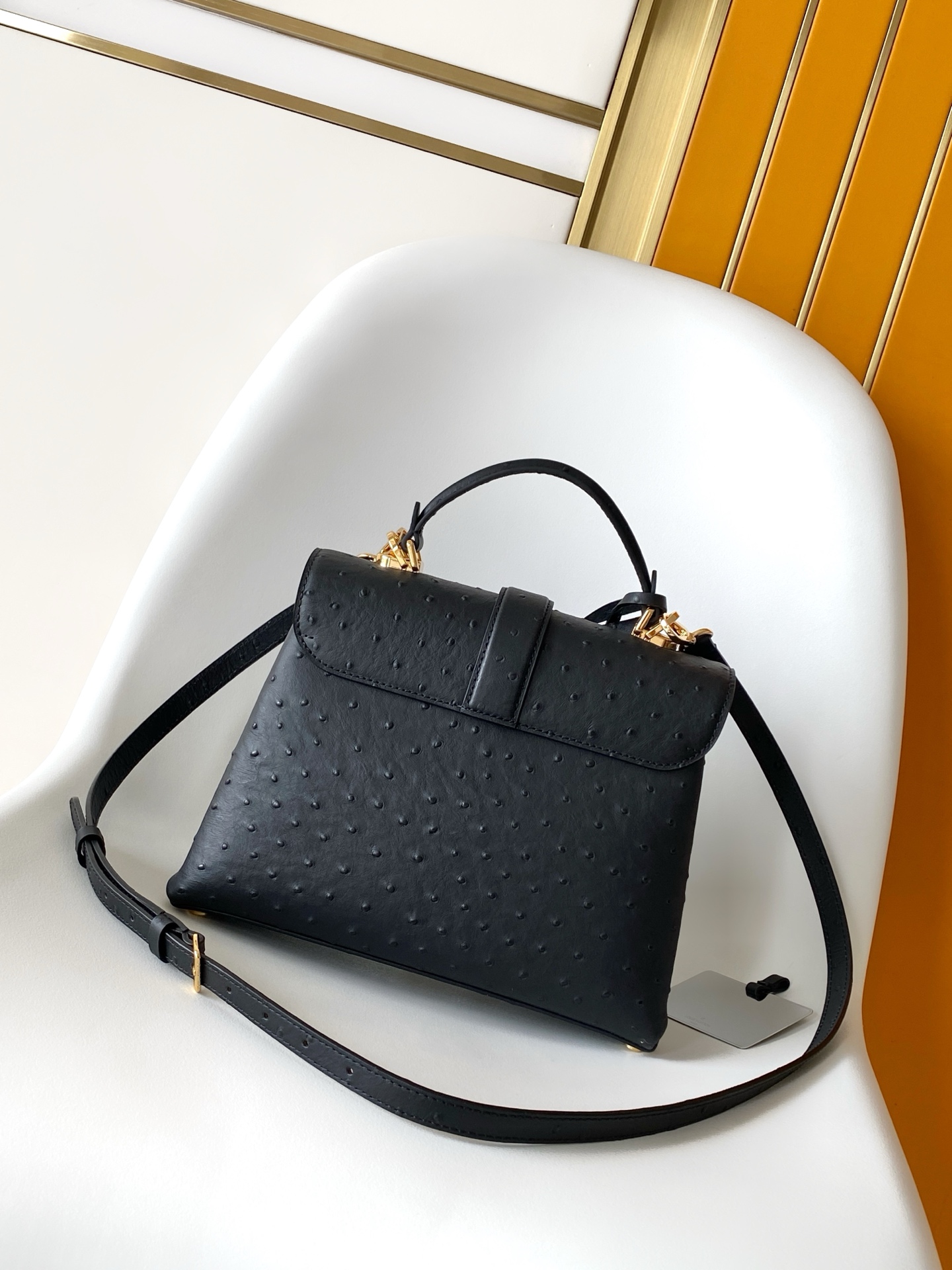 LV一比一鴕鳥紋黑色鎖頭手提包 經典百搭款｜歐美奢侈品精品推薦