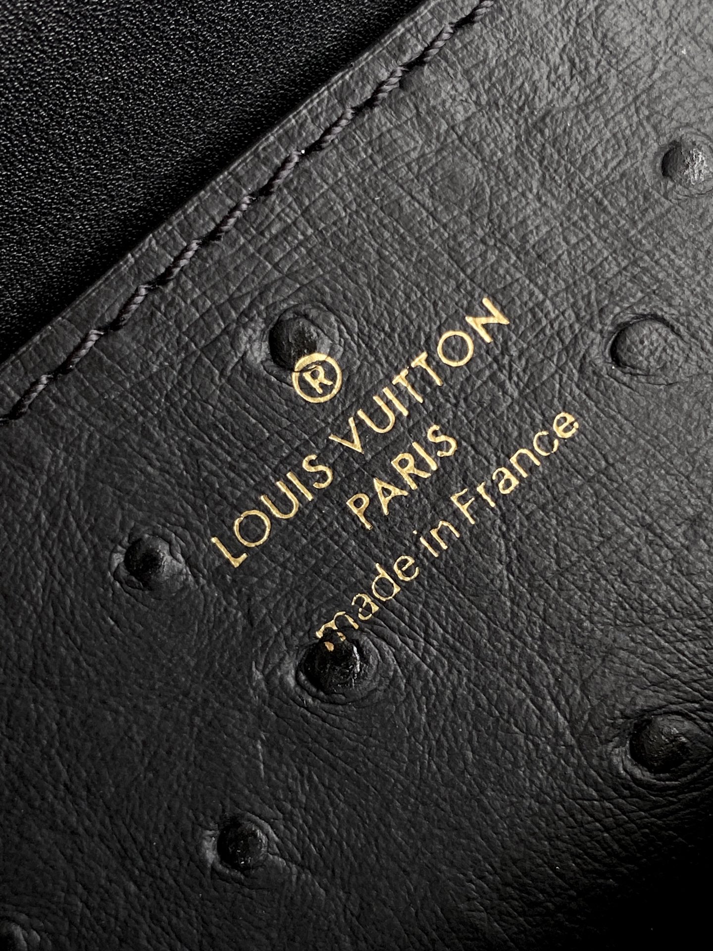 LV一比一鴕鳥紋黑色鎖頭手提包 經典百搭款｜歐美奢侈品精品推薦