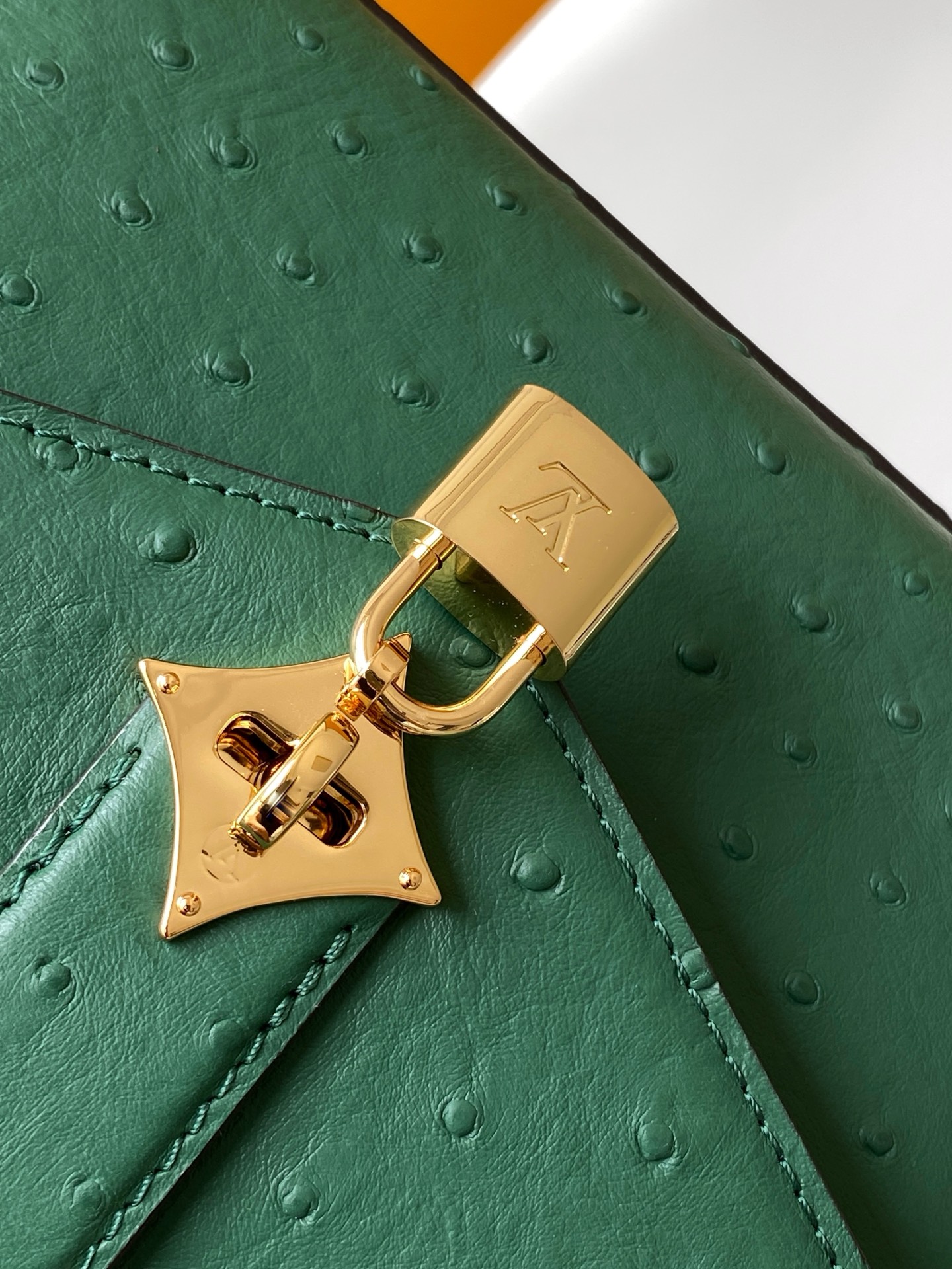 LV原單迷你鴕鳥紋綠色鎖頭包 精緻可愛小尺寸｜歐美奢侈品精品推薦