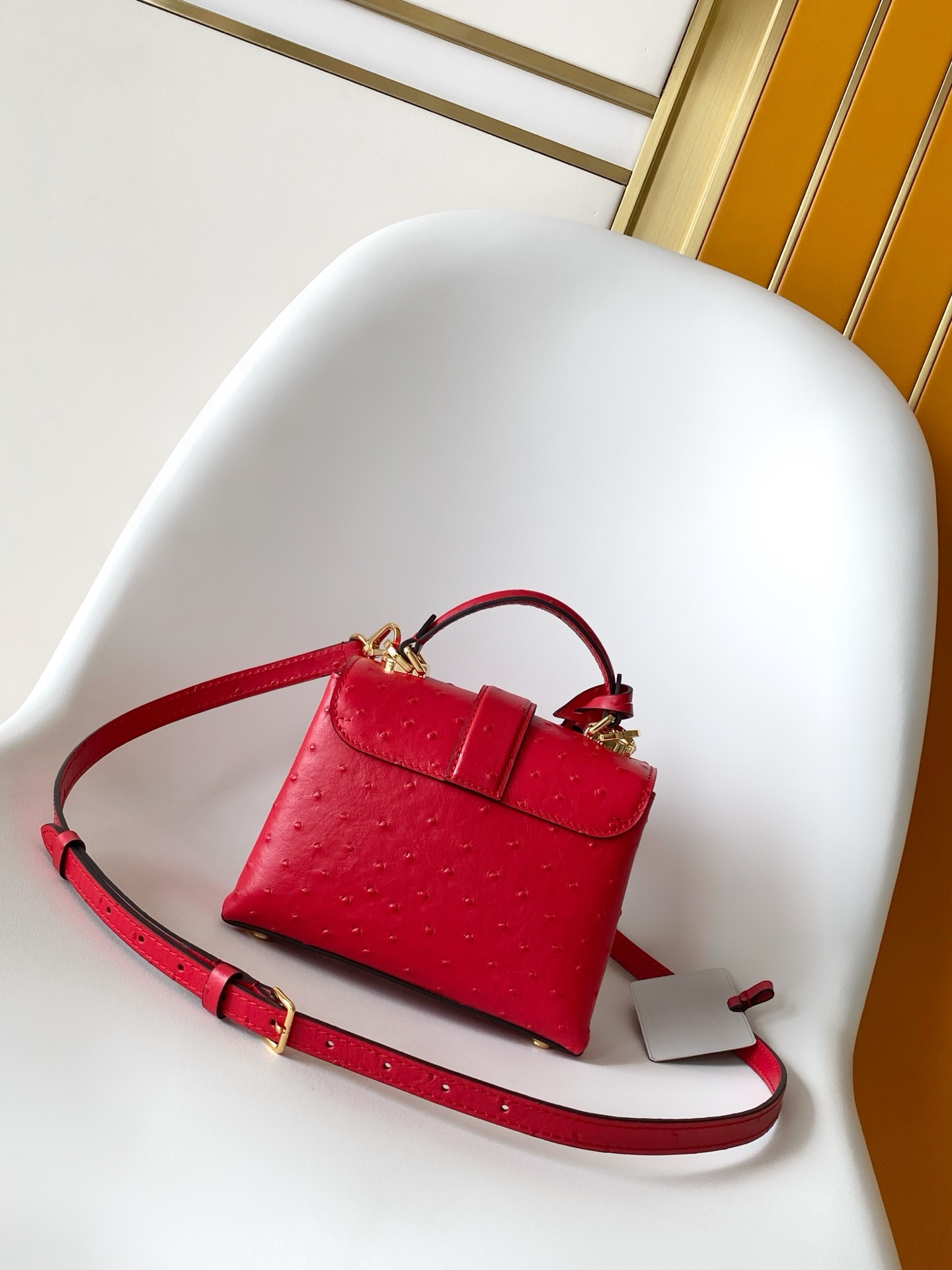 LV一比一紅色迷你鴕鳥紋鎖頭包 鮮明時尚款｜歐美奢侈品精品推薦