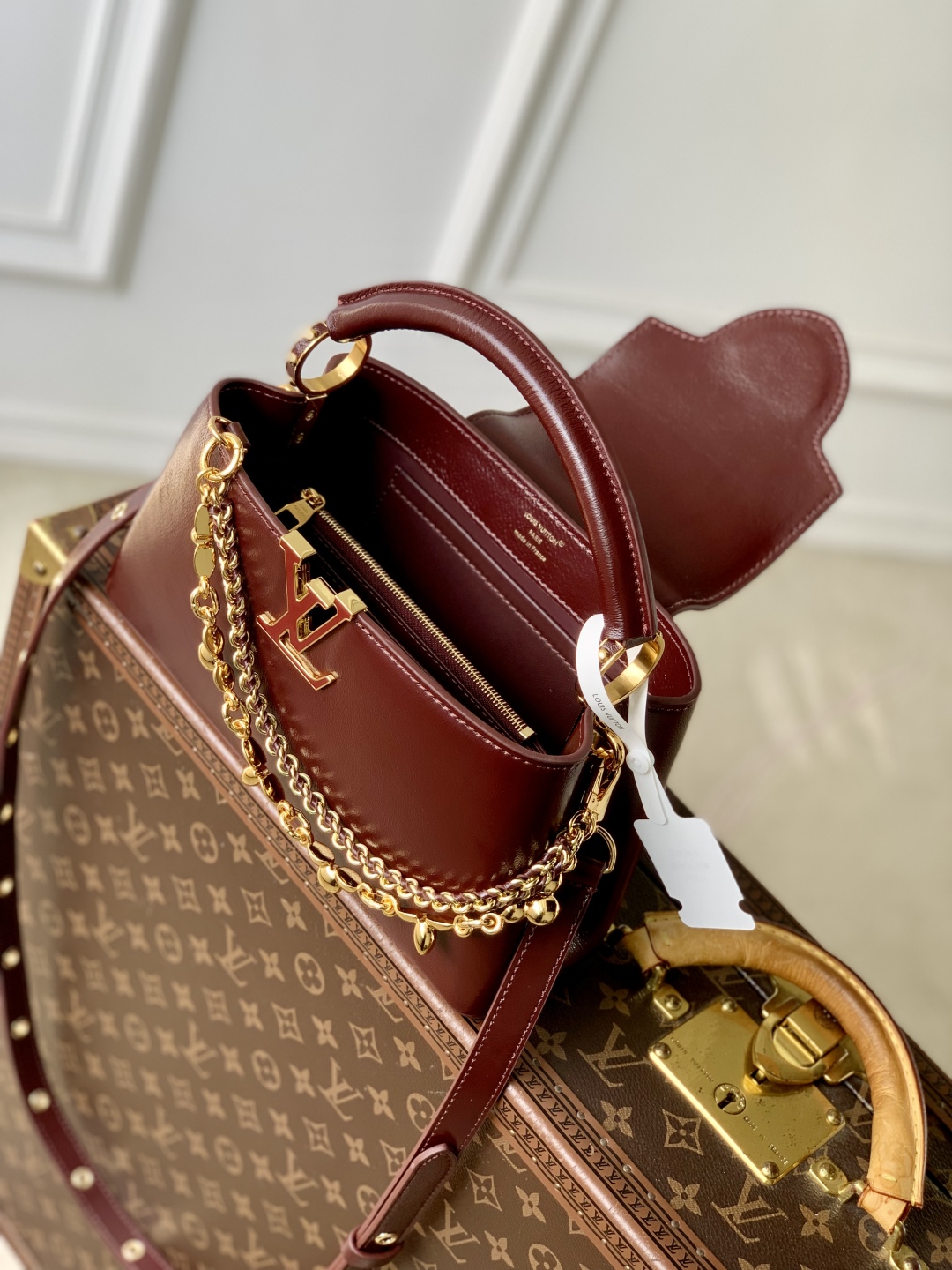 LV高仿酒紅色金鏈LOGO手提包 高貴氣質設計款｜歐美奢侈品精品推薦