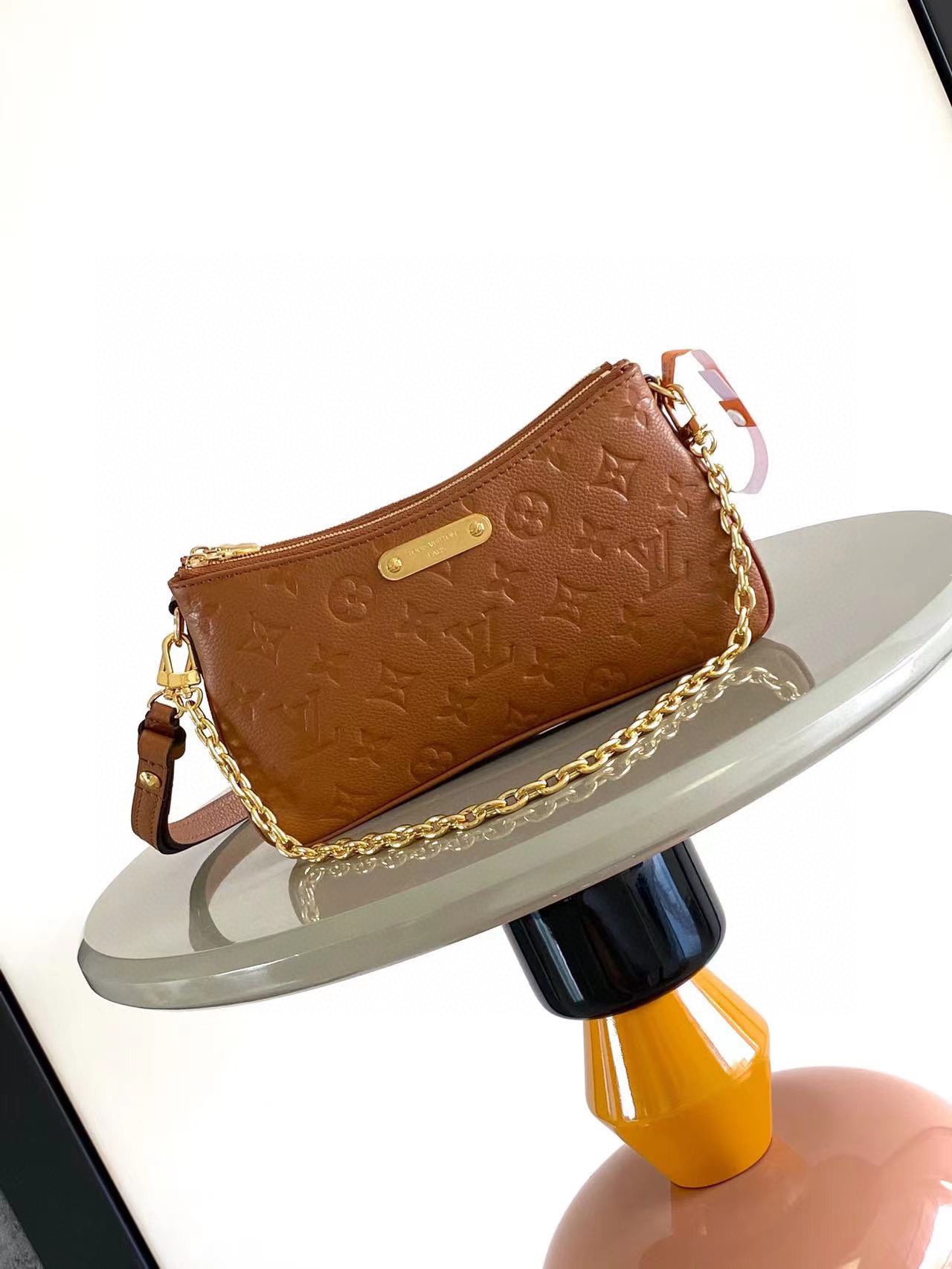 LV高仿壓花鏈條肩背包 焦糖棕色精品手拿包