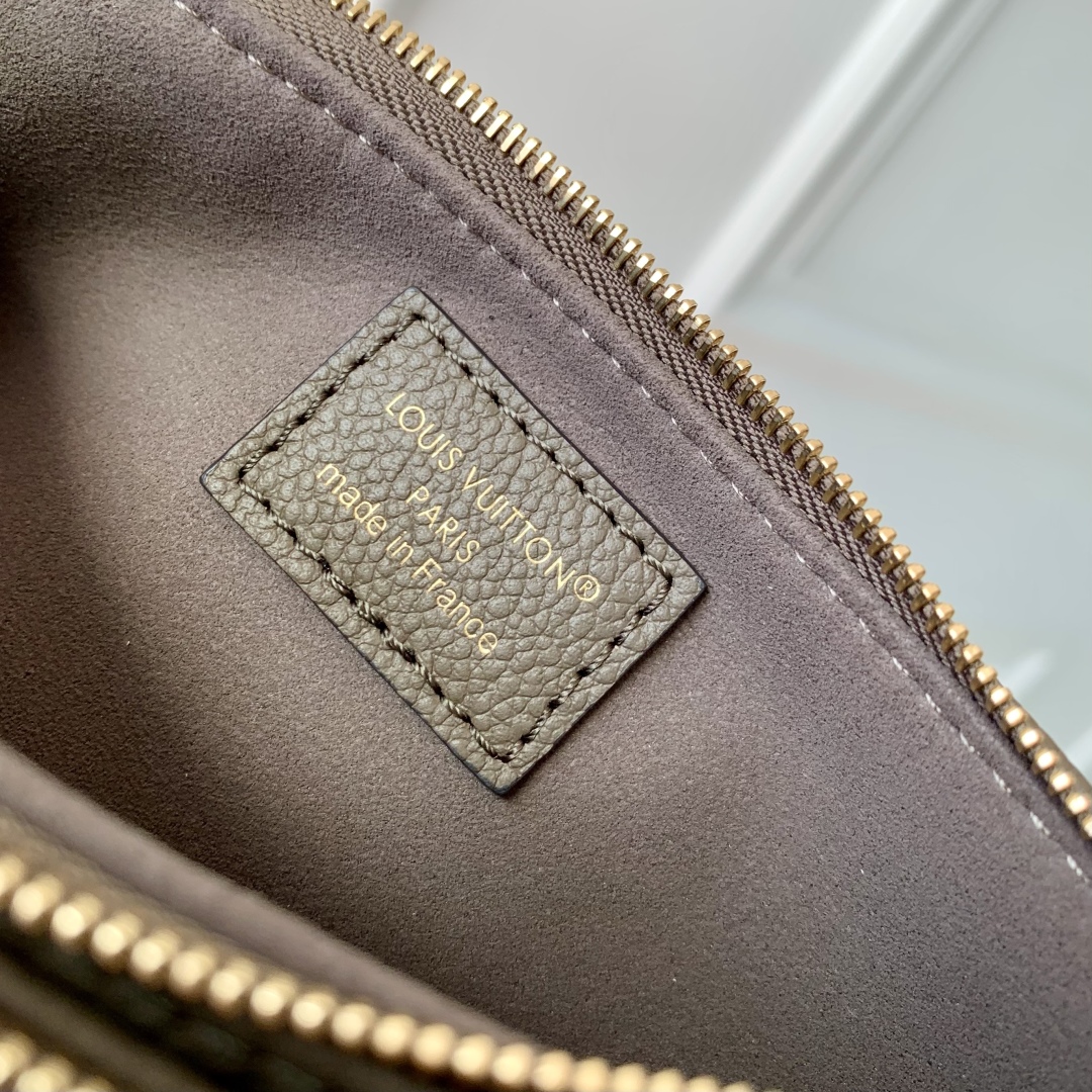 LV高仿壓花灰金鏈手拿包 小巧典雅精品款｜歐美奢侈品精品推薦