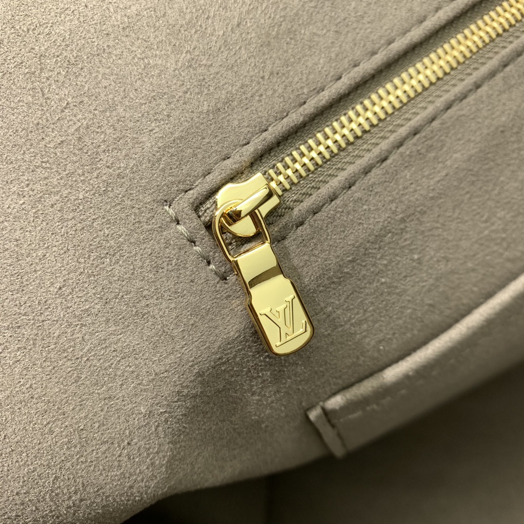 LV高仿灰色壓花托特包 鎖扣設計精品新款｜歐美奢侈品精品推薦