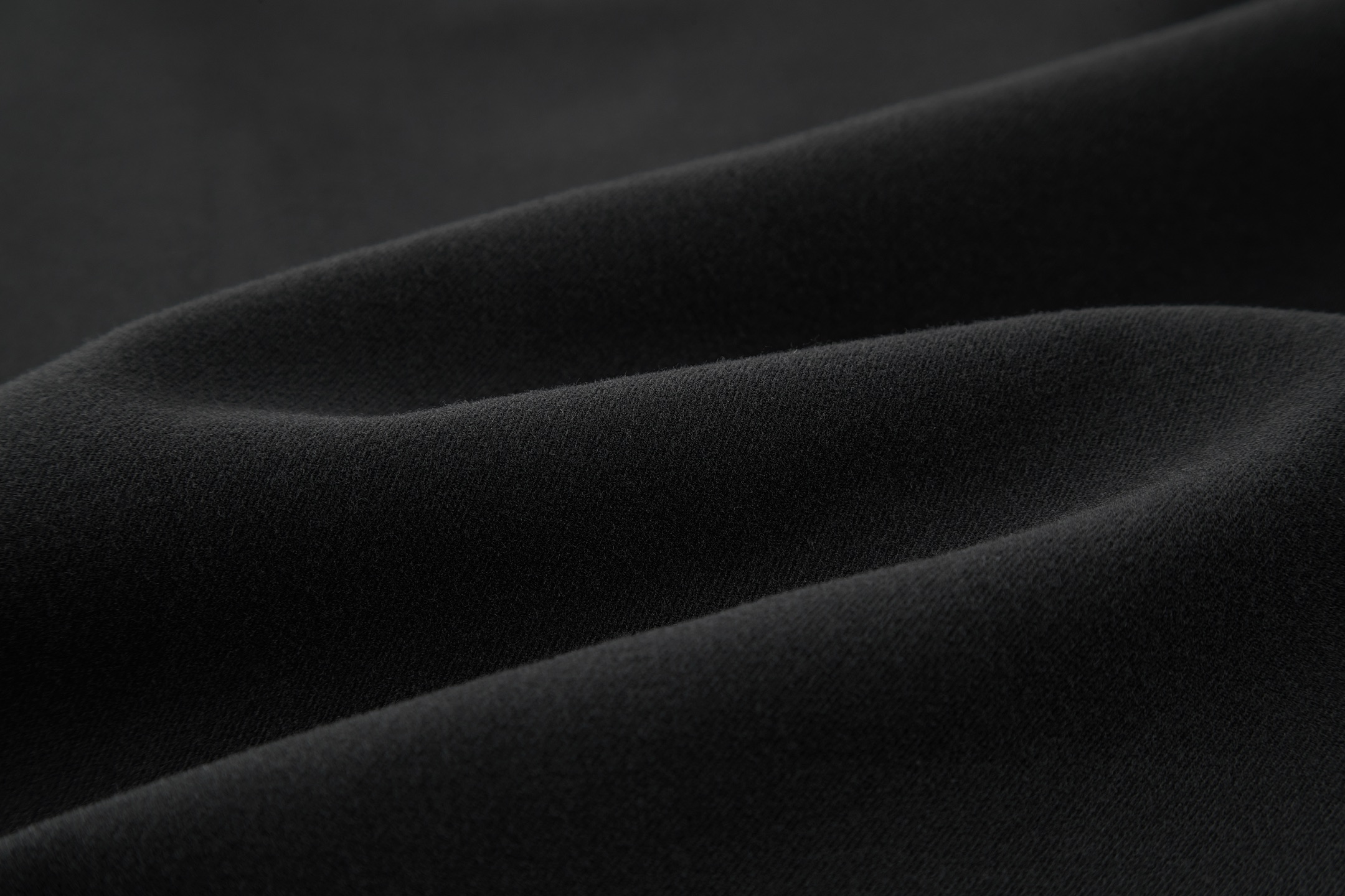 LV高仿男士黑色連帽拉鍊外套 經典刺繡LOGO簡約實穿款｜歐美奢侈品精品推薦