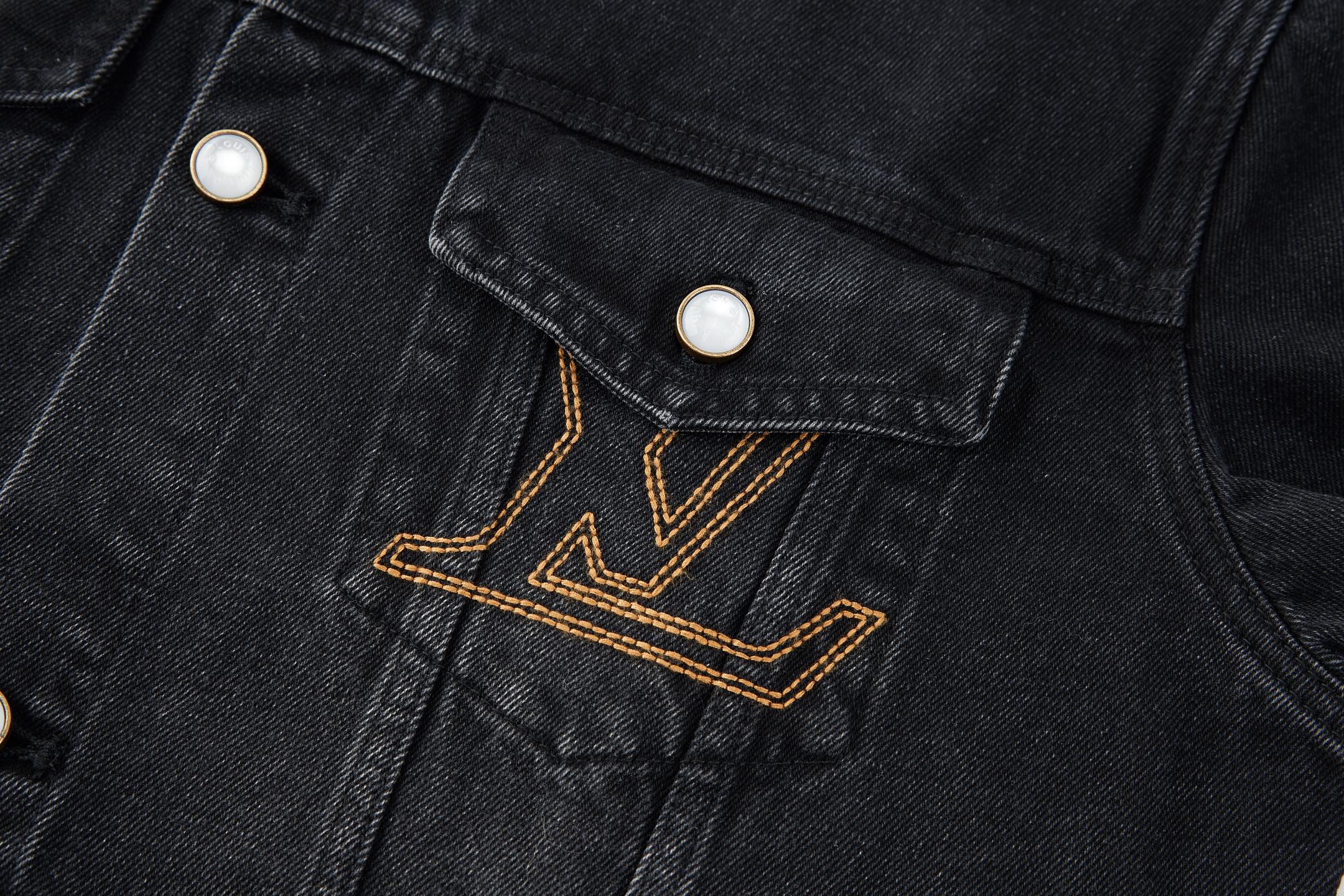 LV一比一男士牛仔外套 水洗仿舊LOGO刺繡潮流休閒款｜歐美奢侈品精品推薦