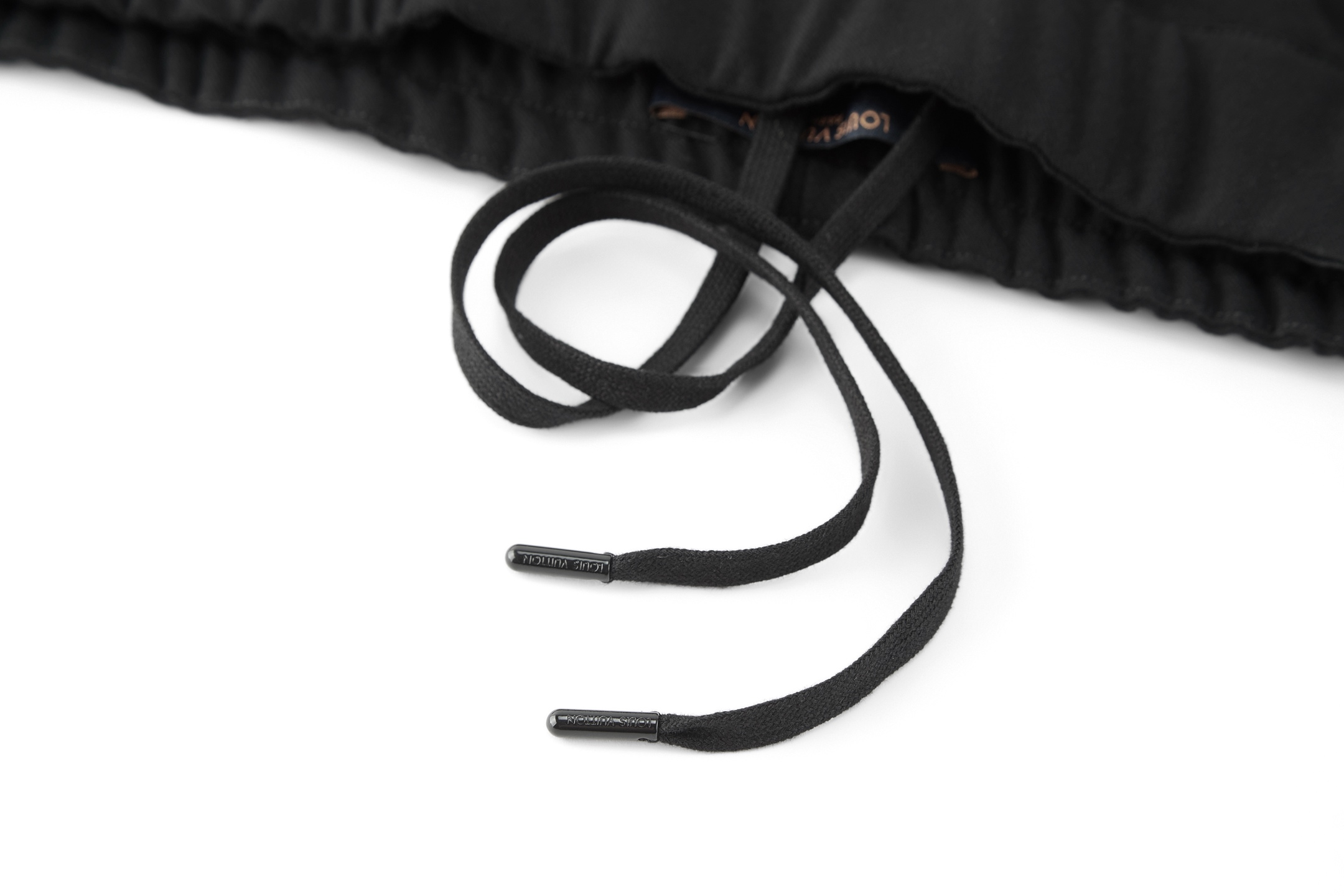 LV高仿男士黑色運動長褲 百搭休閒修身版型｜歐美奢侈品精品推薦