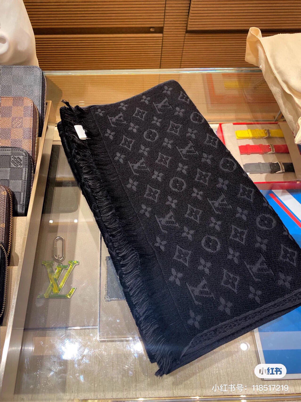 LV高仿圍巾男女款經典黑灰老花百搭冬季款｜歐美奢侈品精品推薦