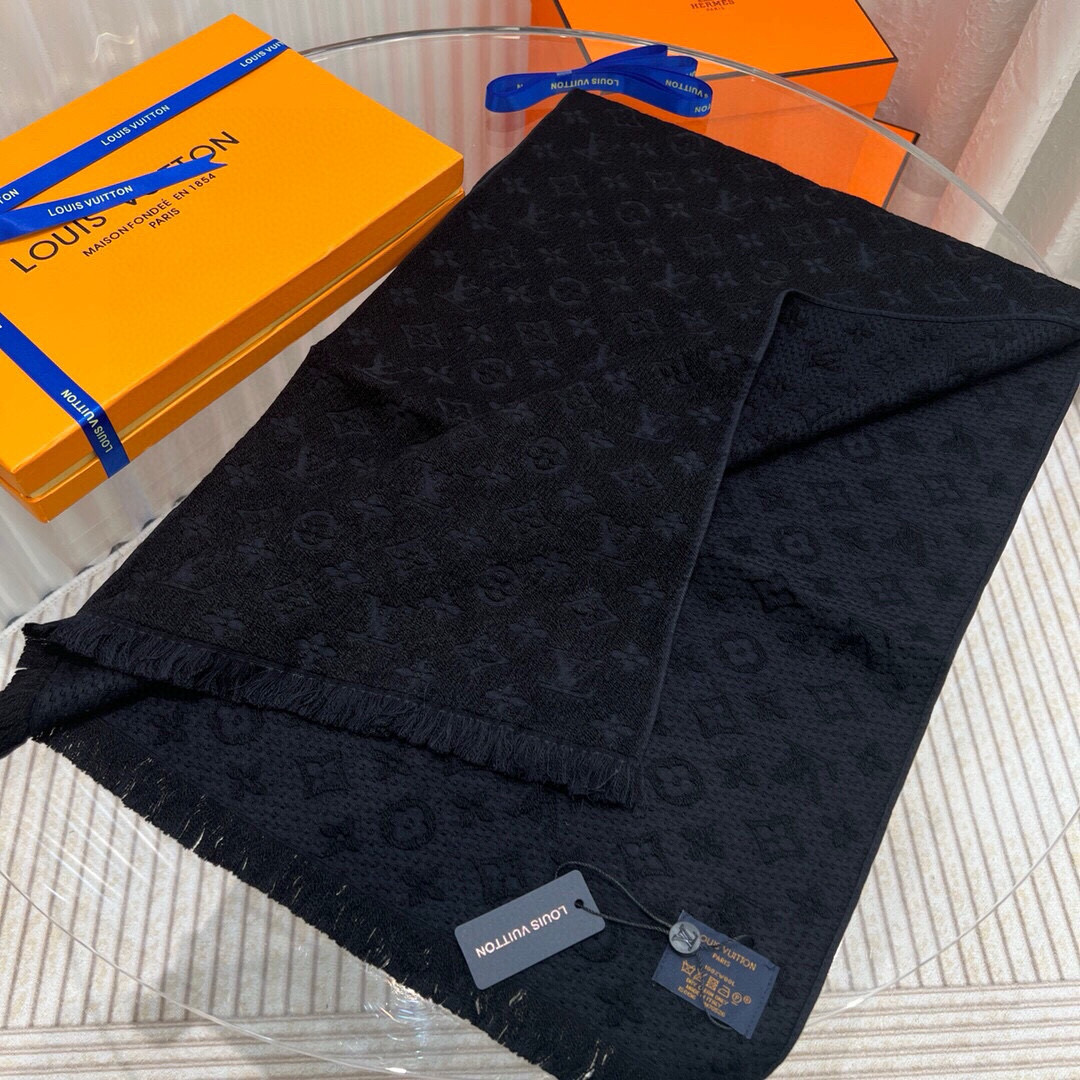 LV高仿圍巾男女款經典黑灰老花百搭冬季款｜歐美奢侈品精品推薦