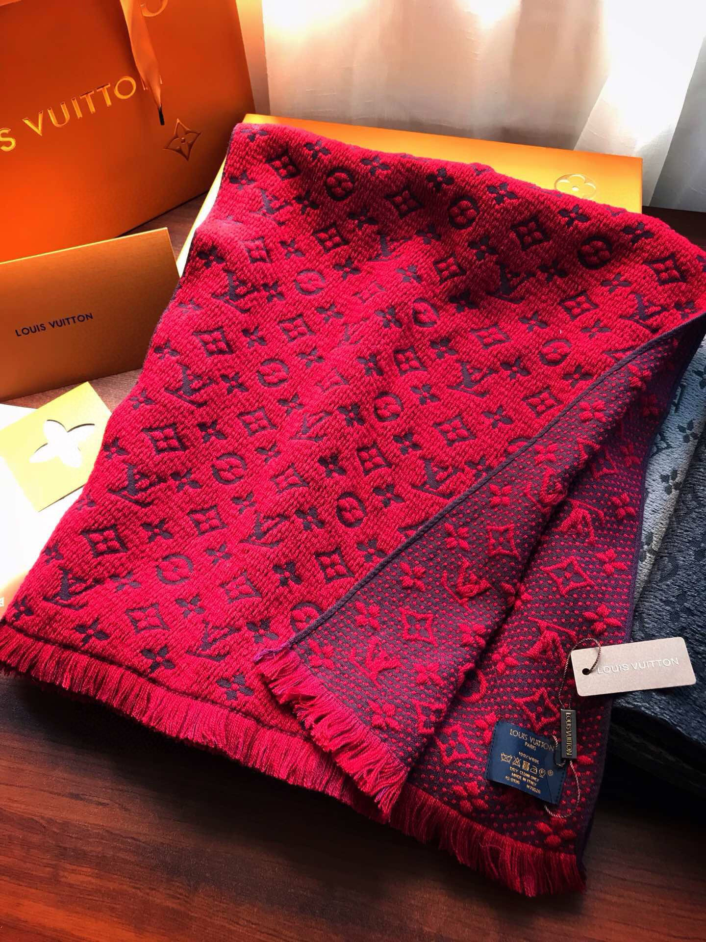 LV高仿男女款圍巾紅色雙面立體老花法式風格款｜歐美奢侈品精品推薦