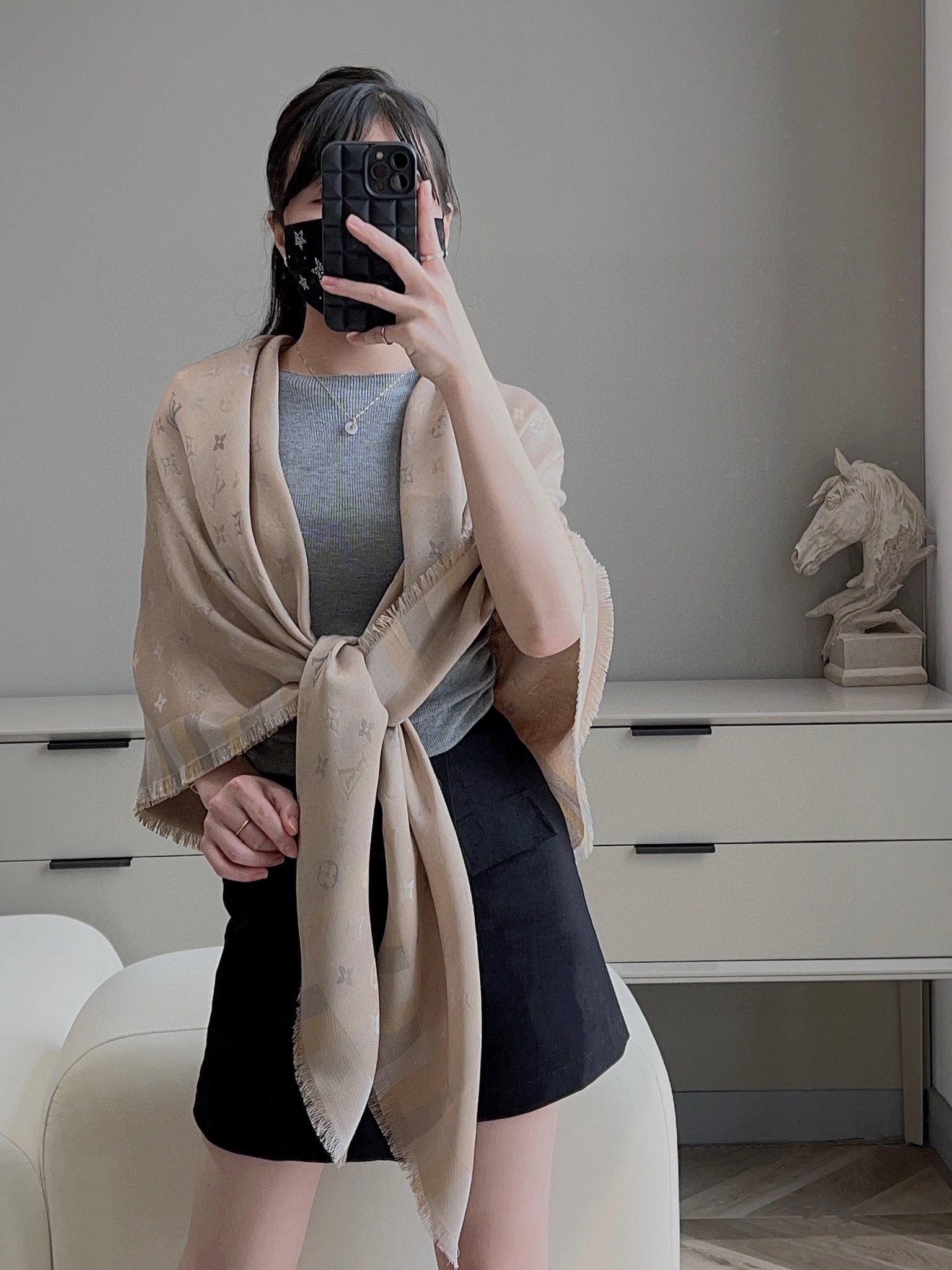 LV原單女款圍巾裸粉格紋老花輕柔氣質百搭款｜歐美奢侈品精品推薦