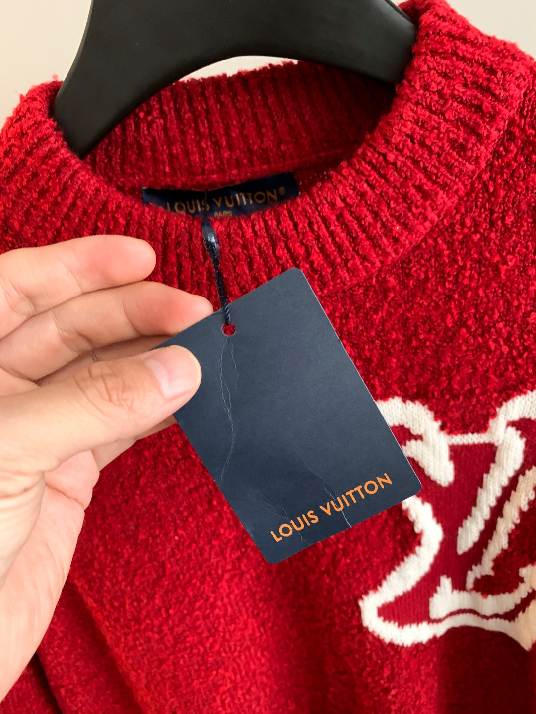 LV原單男士紅色圓領針織毛衣 立體大LOGO設計搶眼有型｜歐美奢侈品精品推薦