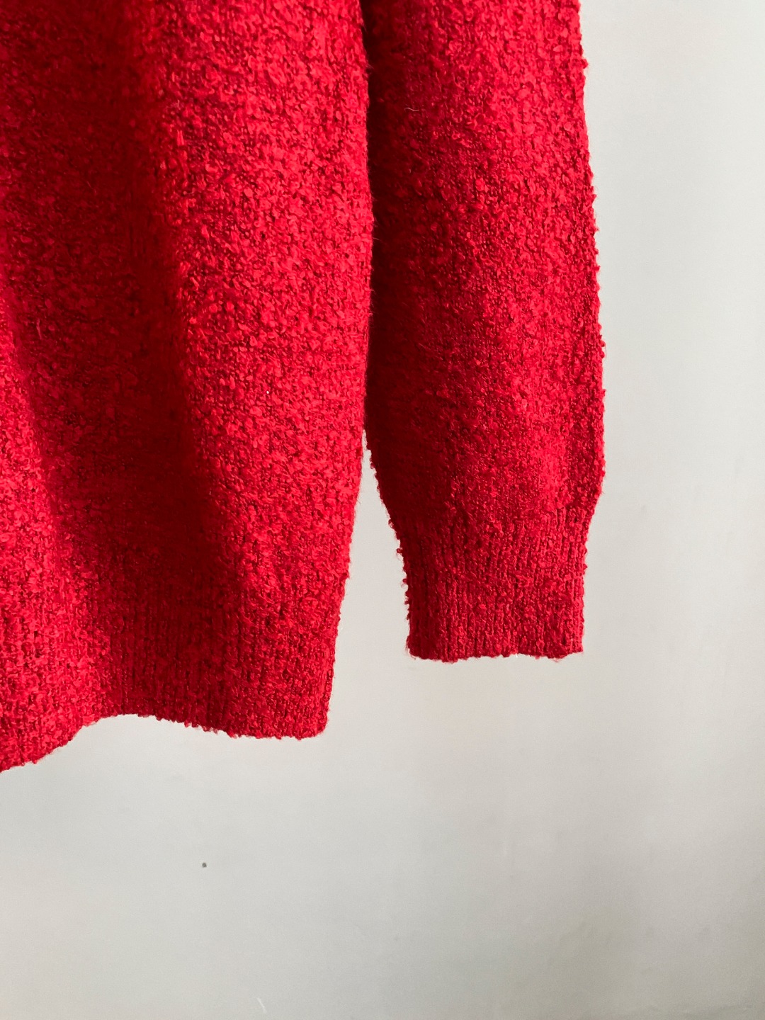 LV原單男士紅色圓領針織毛衣 立體大LOGO設計搶眼有型｜歐美奢侈品精品推薦