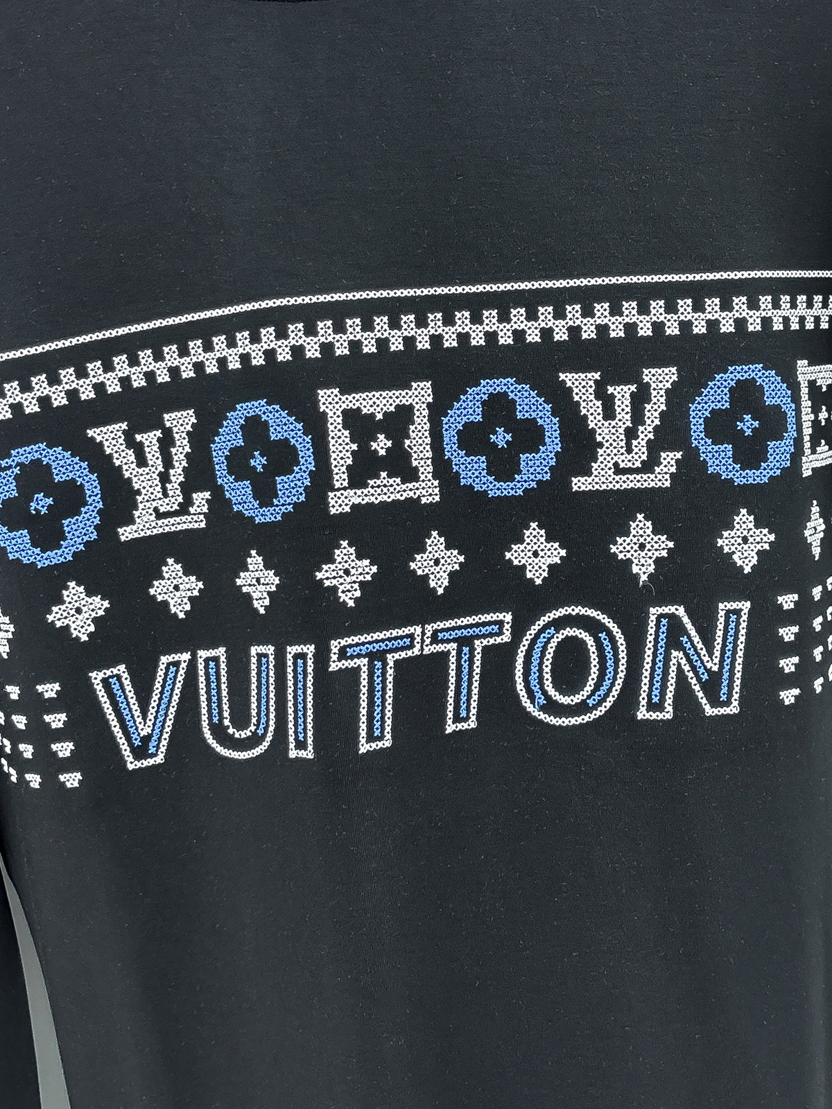 LV高仿男士黑色滿版印花T恤 長袖冬季潮流花紋上衣｜歐美奢侈品精品推薦