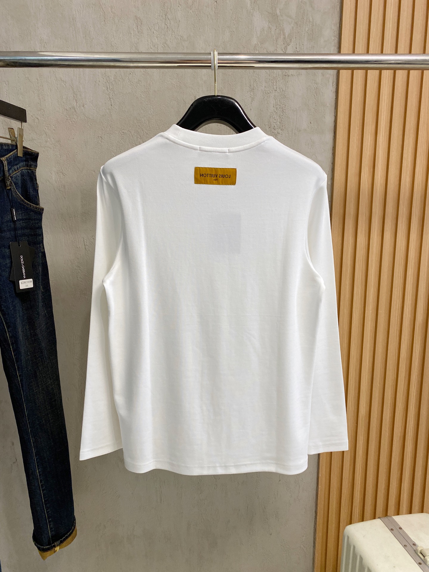 LV原單男士白色LOGO刺繡長袖T恤 基本款舒適修身設計｜歐美奢侈品精品推薦