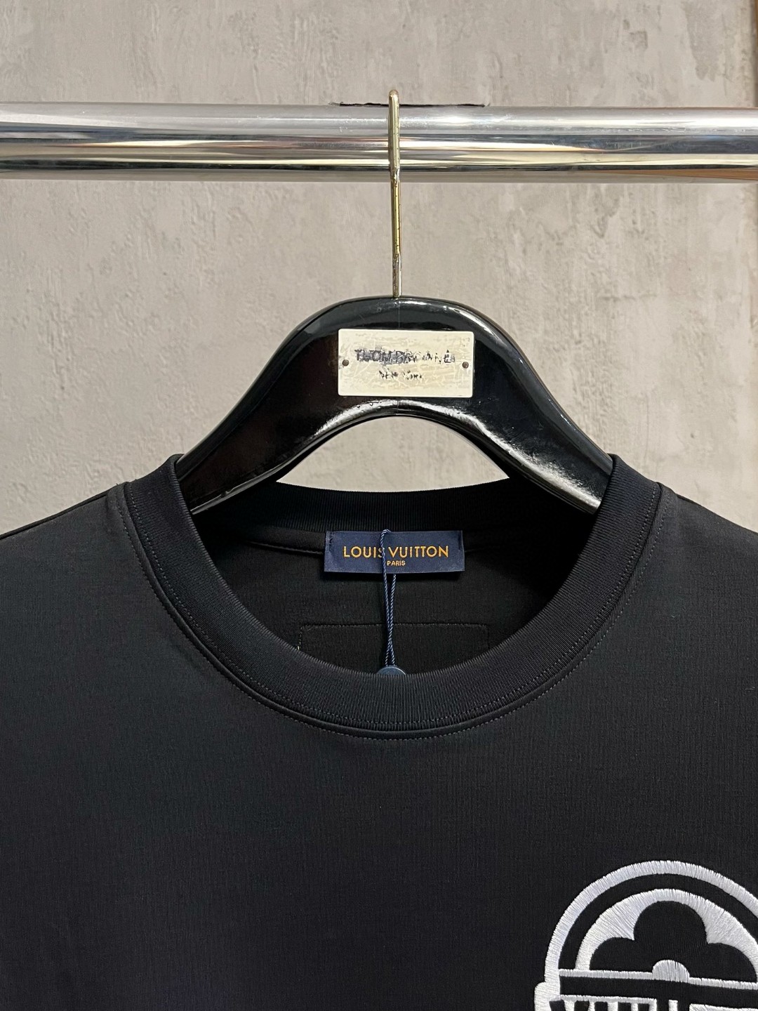 LV高仿男士黑色圖章LOGO長袖T恤 街頭風簡約百搭款|超A仿原單精品圖片 14 LV高仿男士黑色圖章LOGO長袖T恤 街頭風簡約百搭款|歐美奢侈品精品推薦