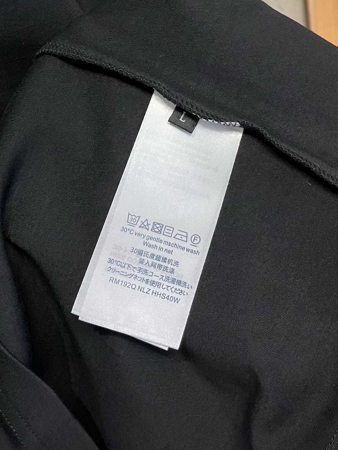 LV高仿男士黑色圖章LOGO長袖T恤 街頭風簡約百搭款|超A仿原單精品圖片 8 LV高仿男士黑色圖章LOGO長袖T恤 街頭風簡約百搭款|歐美奢侈品精品推薦