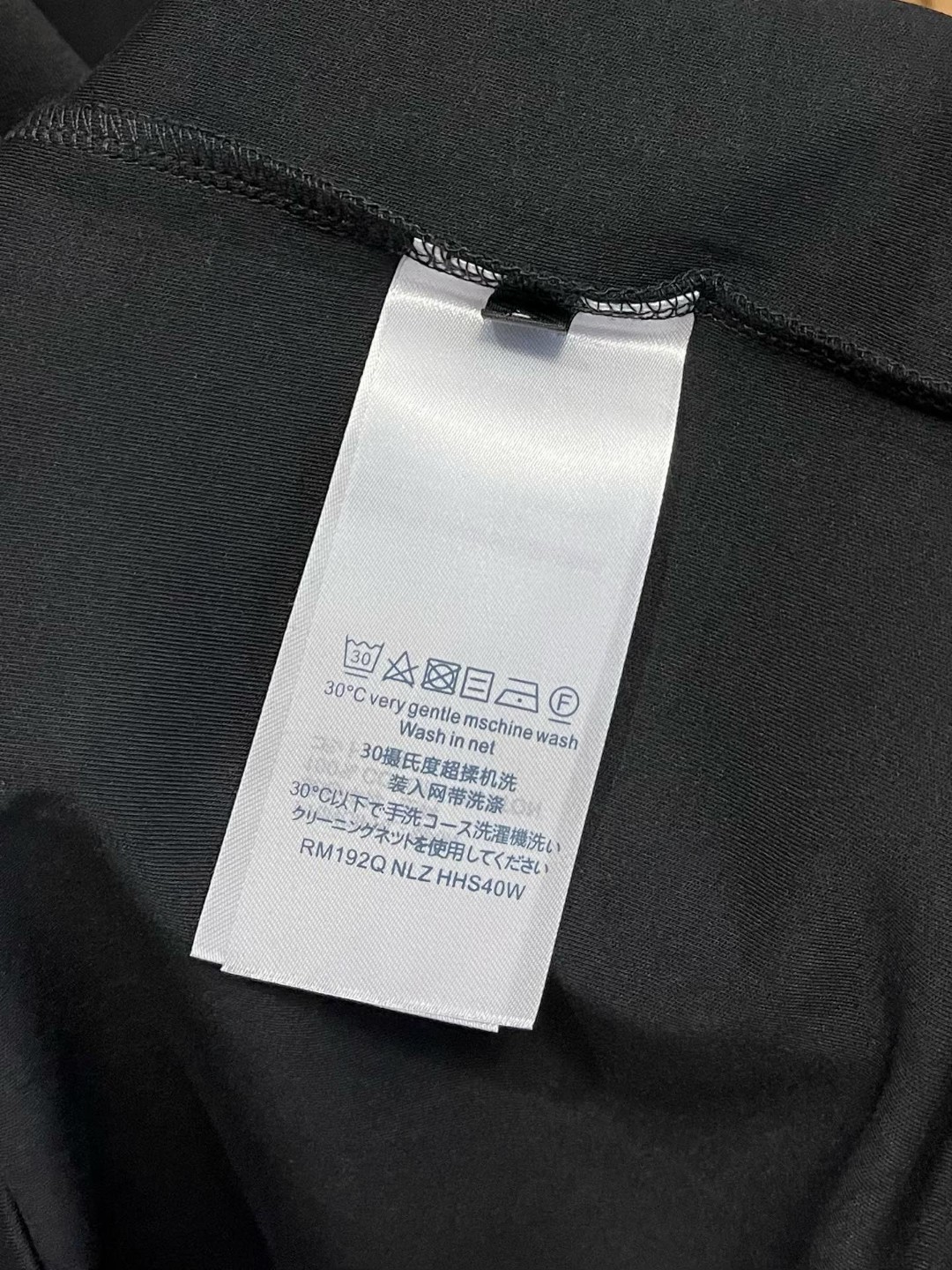 LV高仿男士黑色彩色建築LOGO T恤 潮流設計圖樣上衣款|超A仿原單精品圖片 8 LV高仿男士黑色彩色建築LOGO T恤 潮流設計圖樣上衣款|歐美奢侈品精品推薦