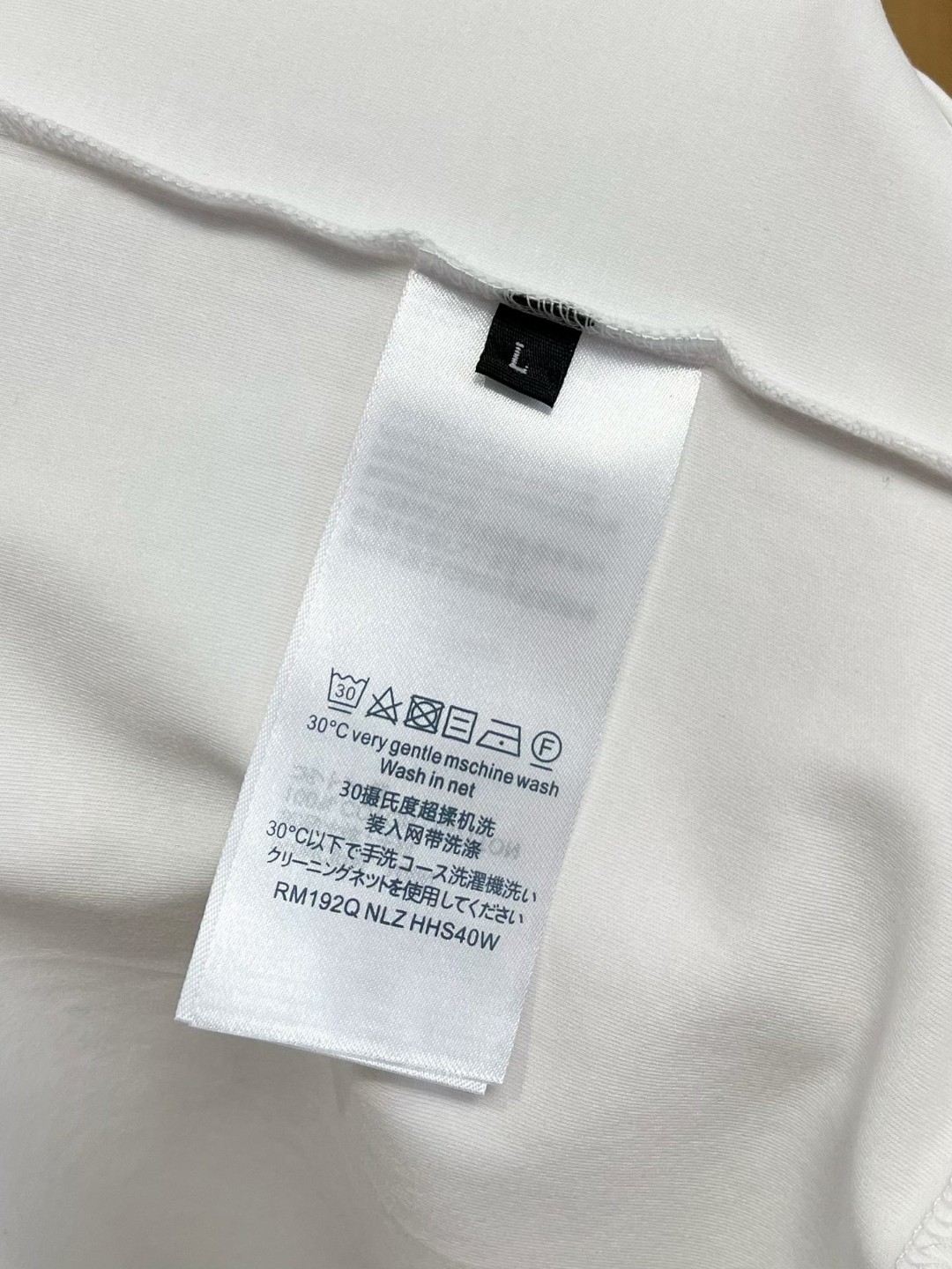 LV高仿男士白色多彩標誌長袖T恤 精緻大LOGO簡約時尚｜歐美奢侈品精品推薦