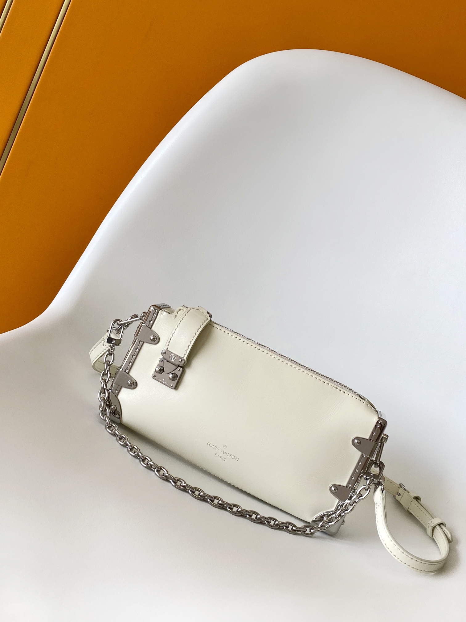 LV高仿白色小型鏈條包 女生極簡風穿搭首選款式