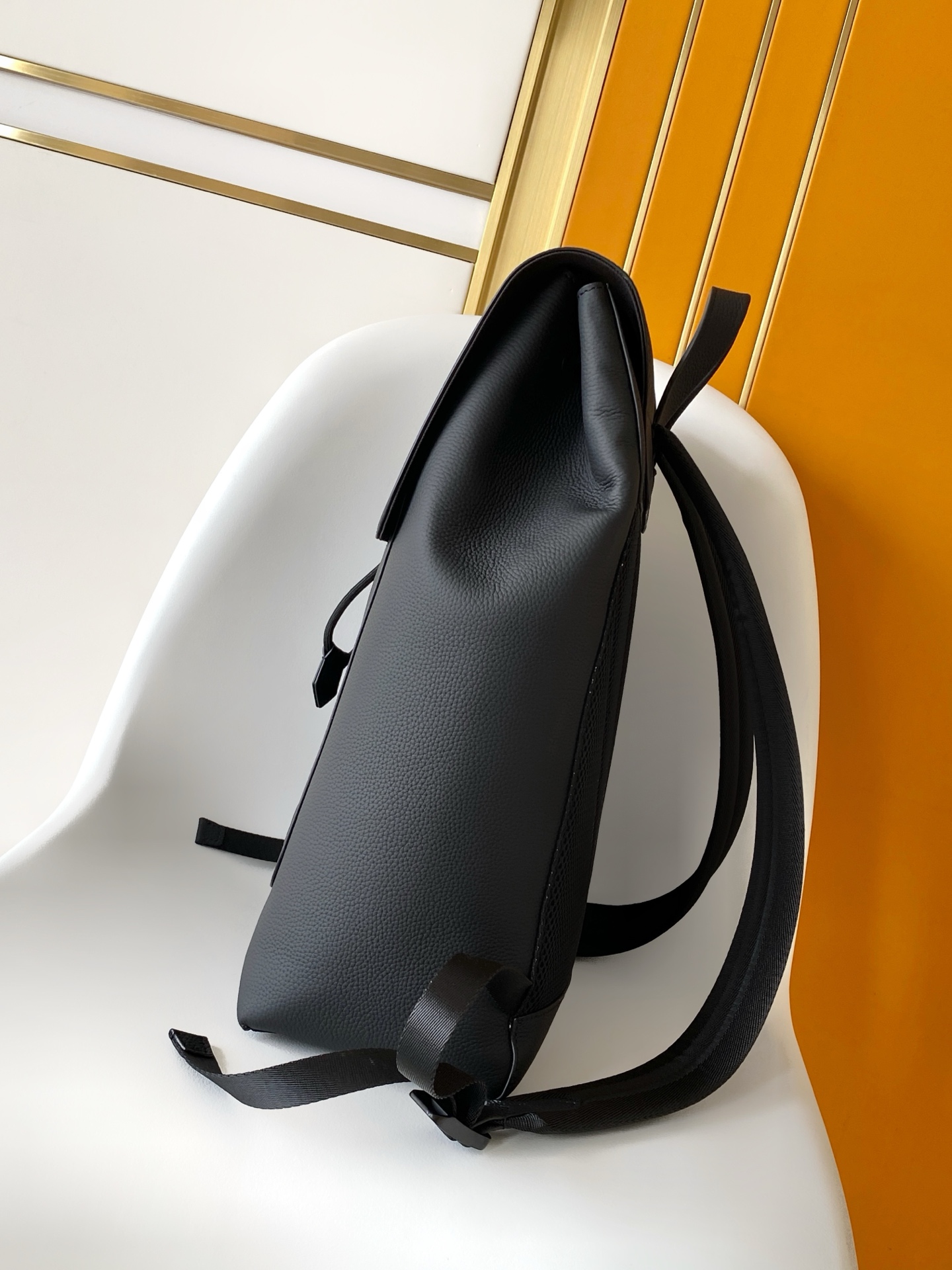 LV高仿男士方蓋雙肩後背包 橫挺線條設計商務日用兼備｜歐美奢侈品精品推薦