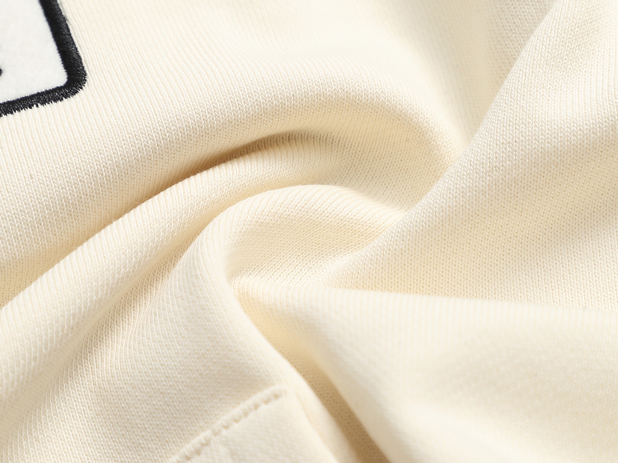 LV 高仿米白色皇冠刺繡連帽衛衣 秋冬百搭款｜歐美奢侈品精品推薦