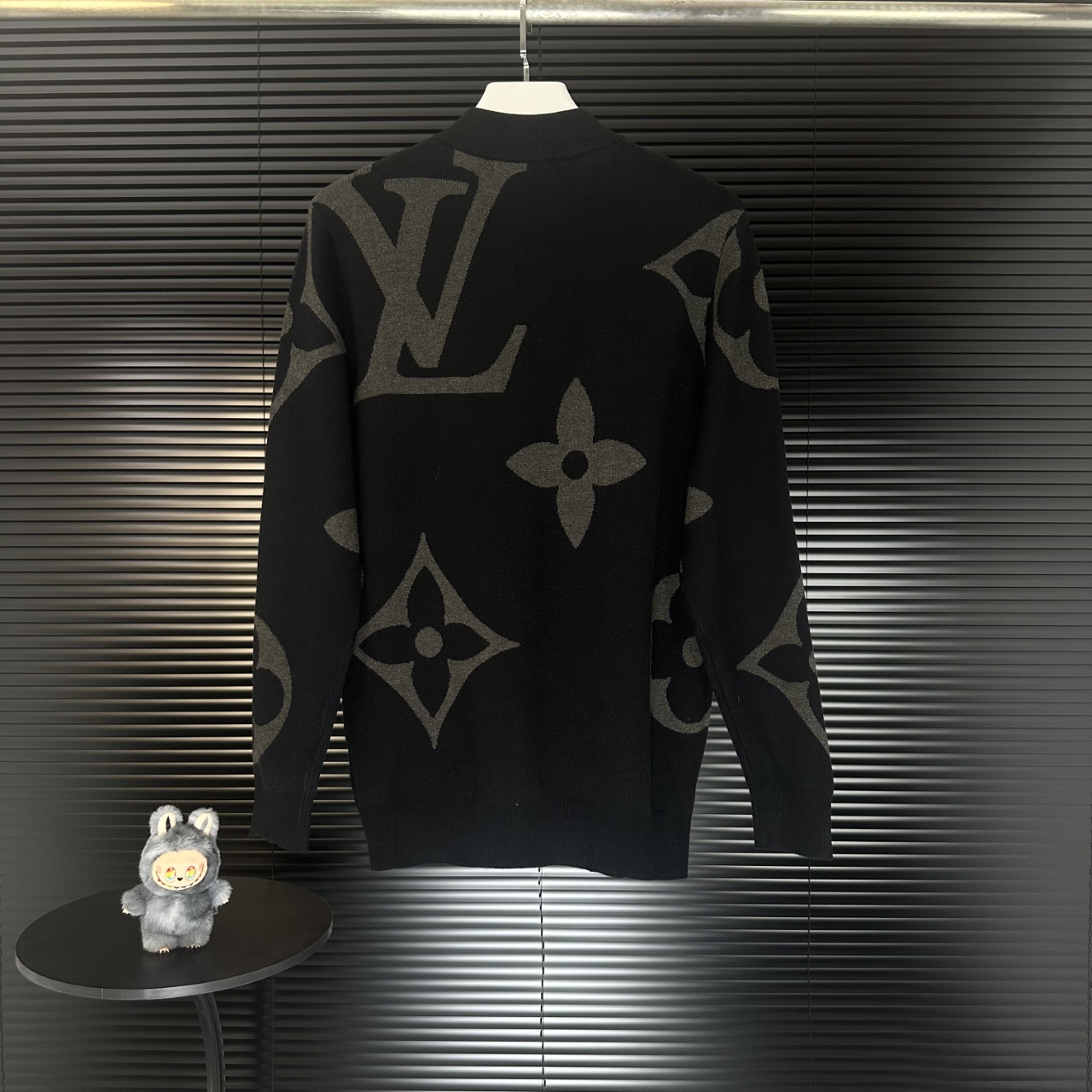 LV 一比一老花針織上衣 黑色半高領精品款｜歐美奢侈品精品推薦