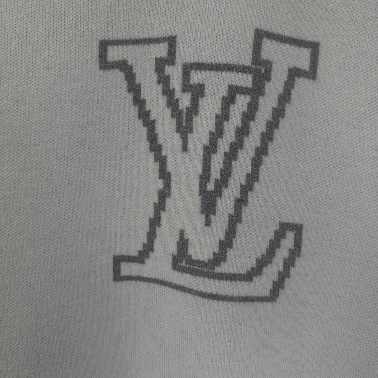 LV 一比一米白針織毛衣 經典Logo刺繡款｜歐美奢侈品精品推薦