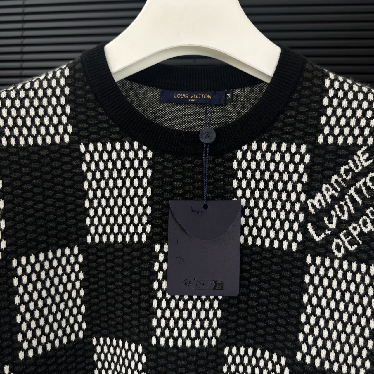 LV 高仿棋盤格針織毛衣 黑白時尚圓領款｜歐美奢侈品精品推薦