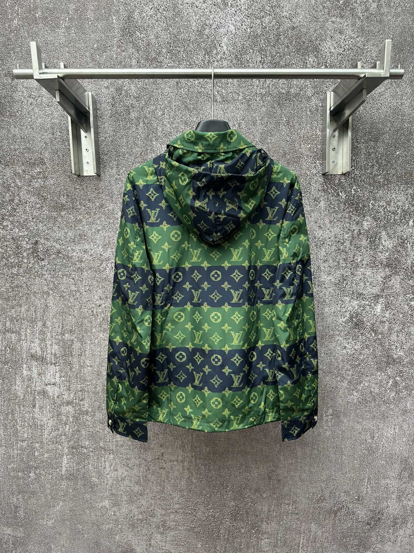 LV 原單綠黑撞色防風夾克 經典老花拼接外套｜歐美奢侈品精品推薦