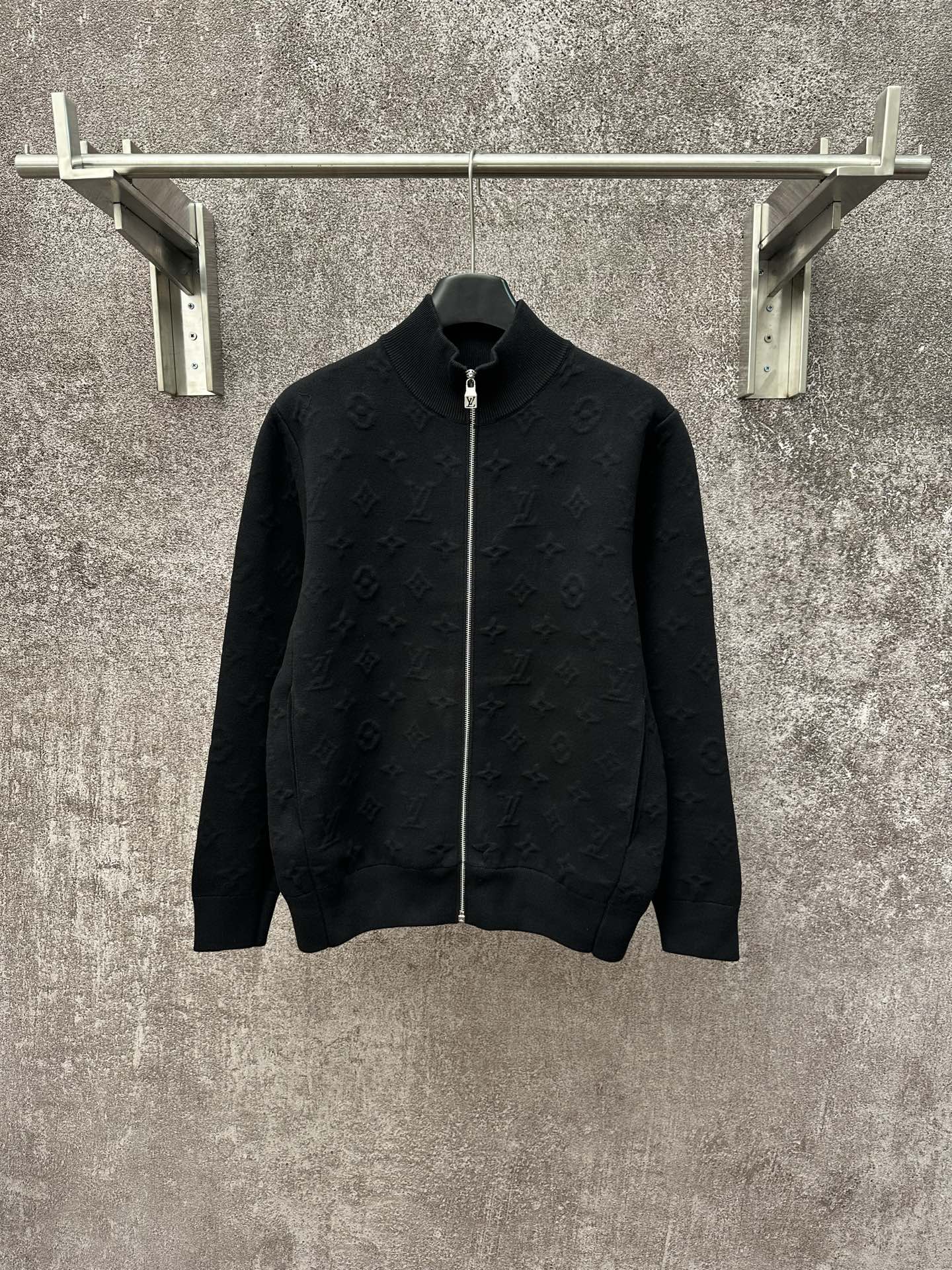 LV 頂級版本立體壓紋拉鍊針織外套 黑色精品開襟上衣