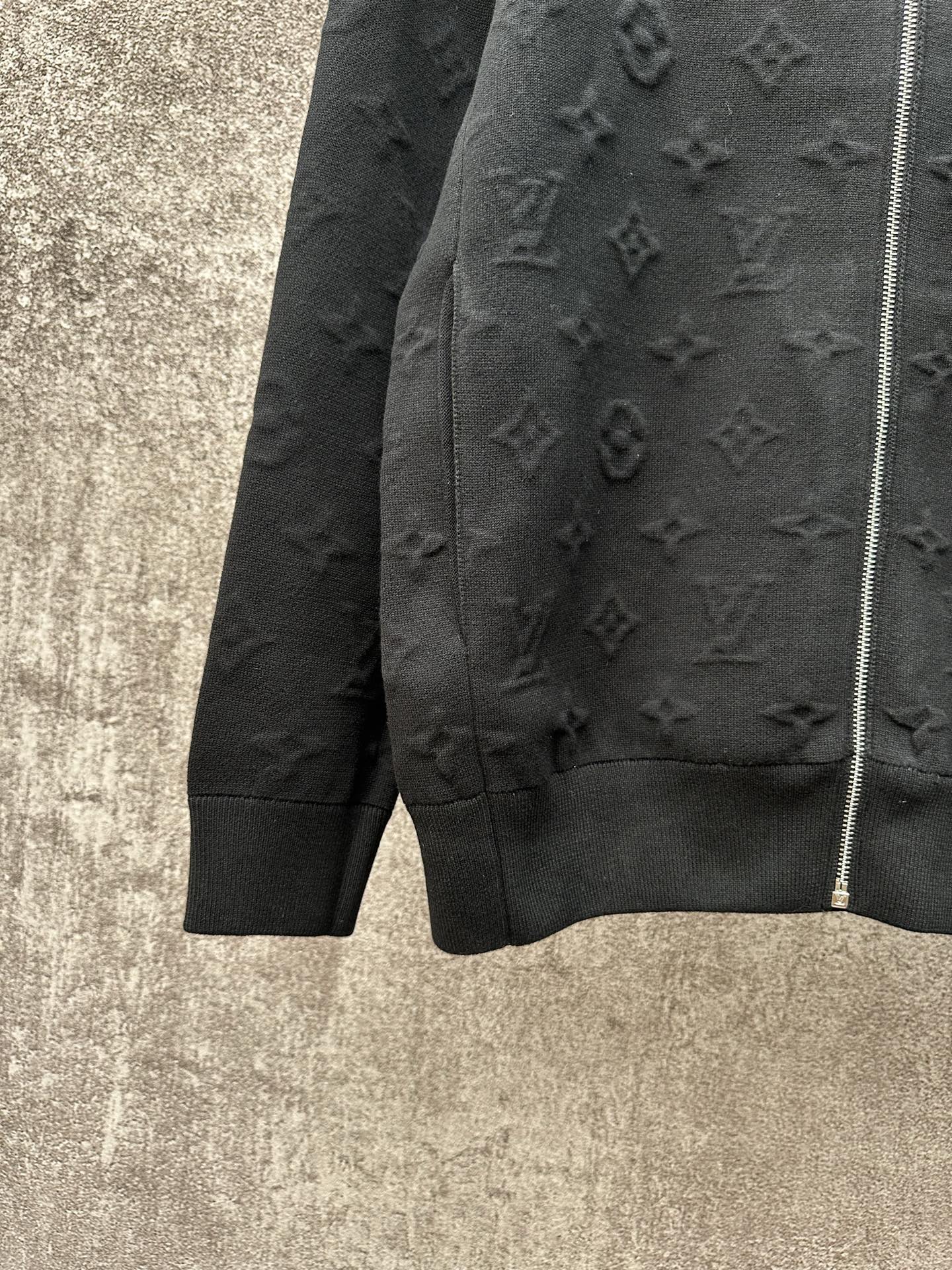 LV 頂級版本立體壓紋拉鍊針織外套 黑色精品開襟上衣｜歐美奢侈品精品推薦