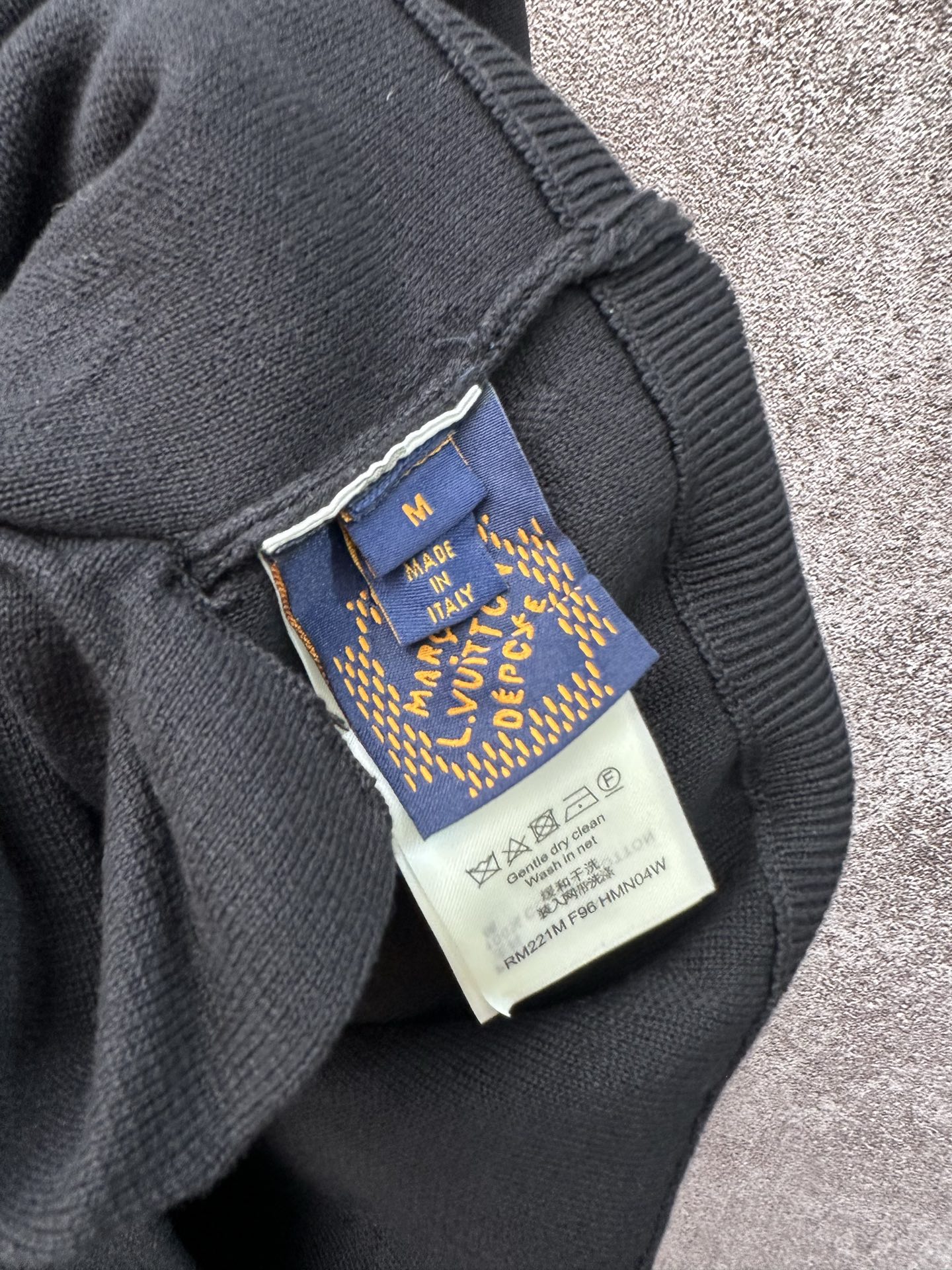 LV 頂級版本立體壓紋拉鍊針織外套 黑色精品開襟上衣｜歐美奢侈品精品推薦