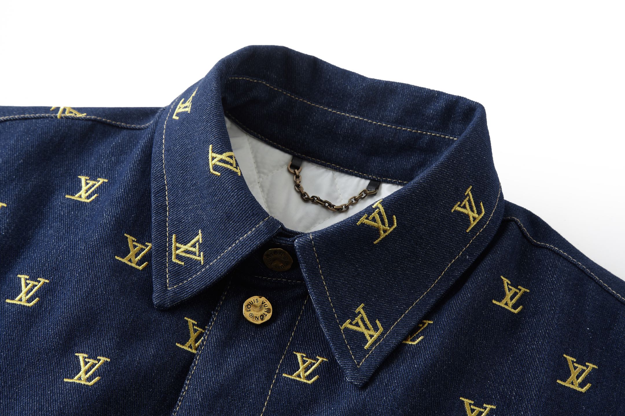 LV高仿男士拼接丹寧外套 滿版金色字母輕奢風格｜歐美奢侈品精品推薦