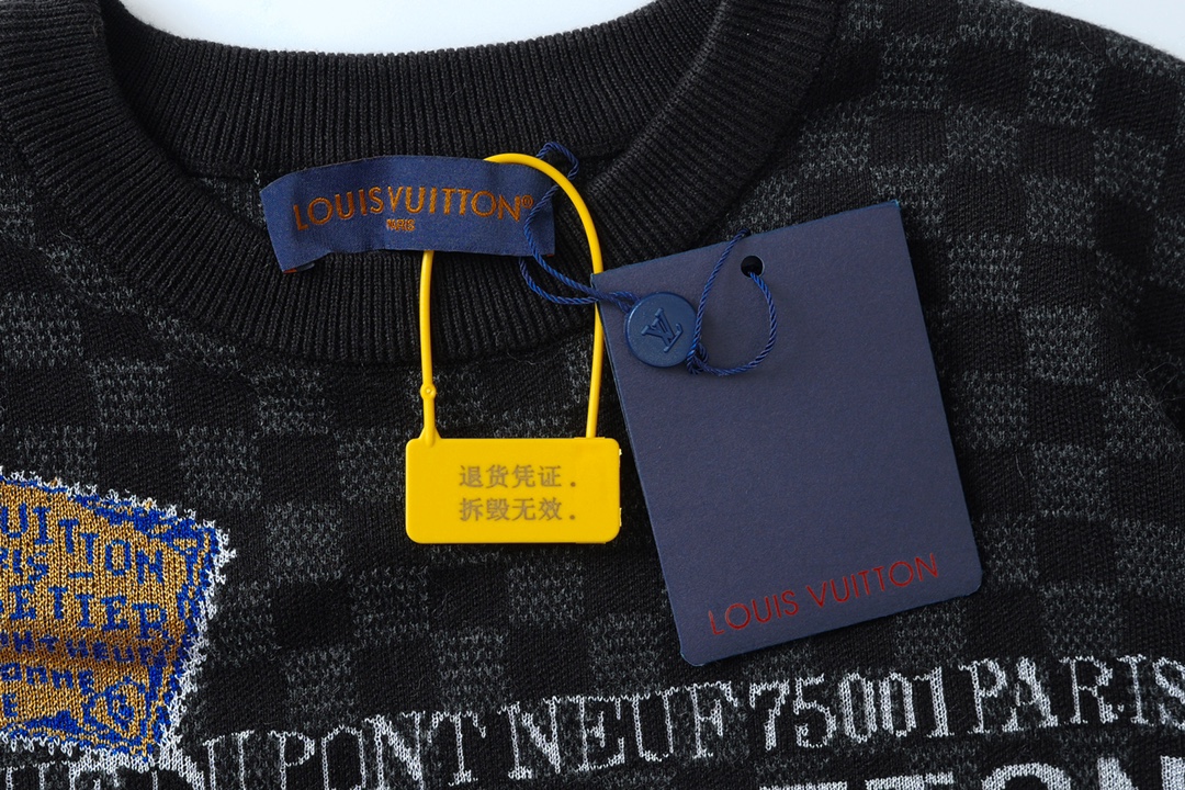 LV 原單黑色棋盤格徽章短袖T恤 復古高端休閒款｜歐美奢侈品精品推薦